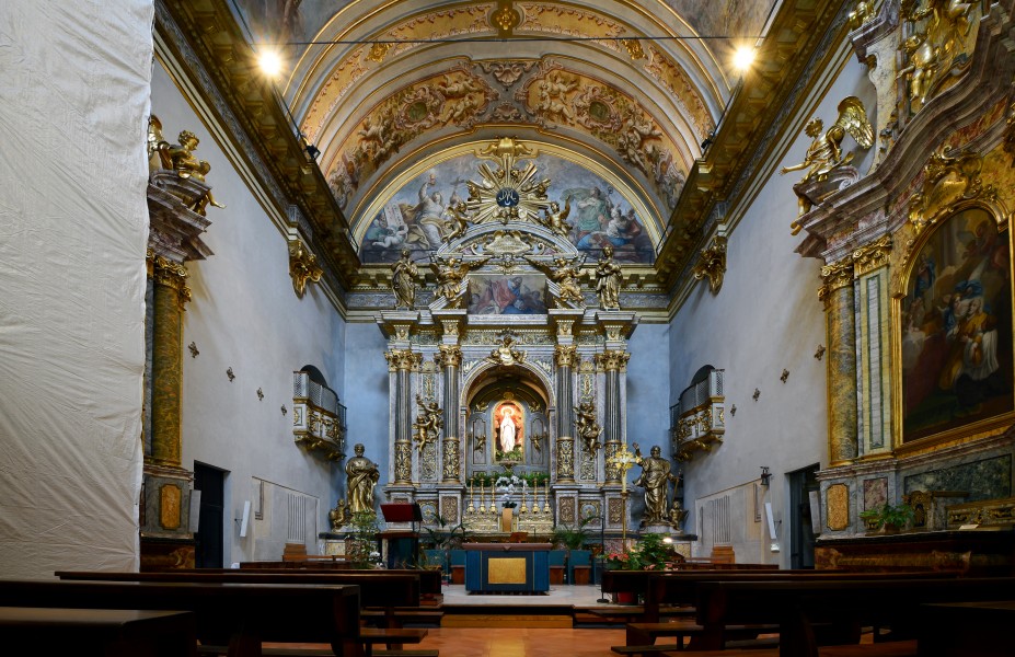 Santa Maria sopra Minerva (Assisi) - Nave