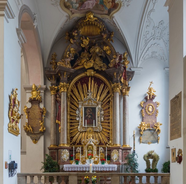 Side altar Peterskirche Munich
