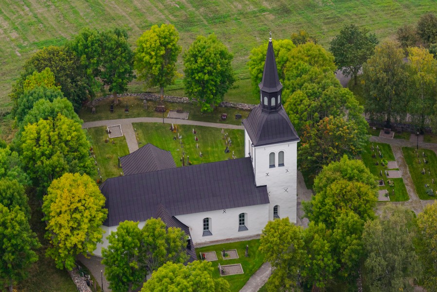 Skå kyrka September 2014 02