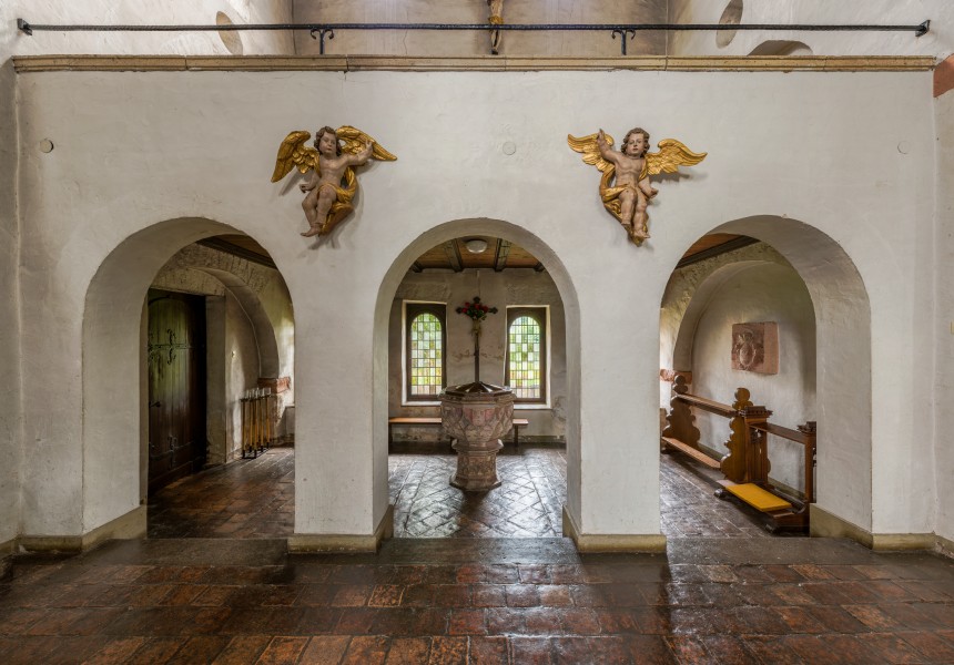 St. Aegidius, Mittelheim, Baptistry 20140915 2