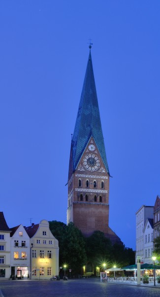 St Johannes Lüneburg bei Nacht