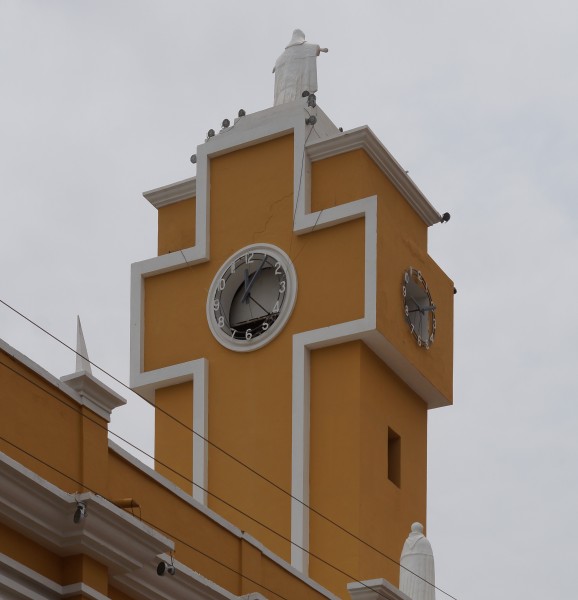 Torre en forma de Cruz latina Iglesia Las Mercedes I