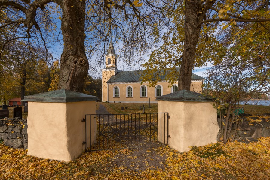 Utö kyrka October 2015 01