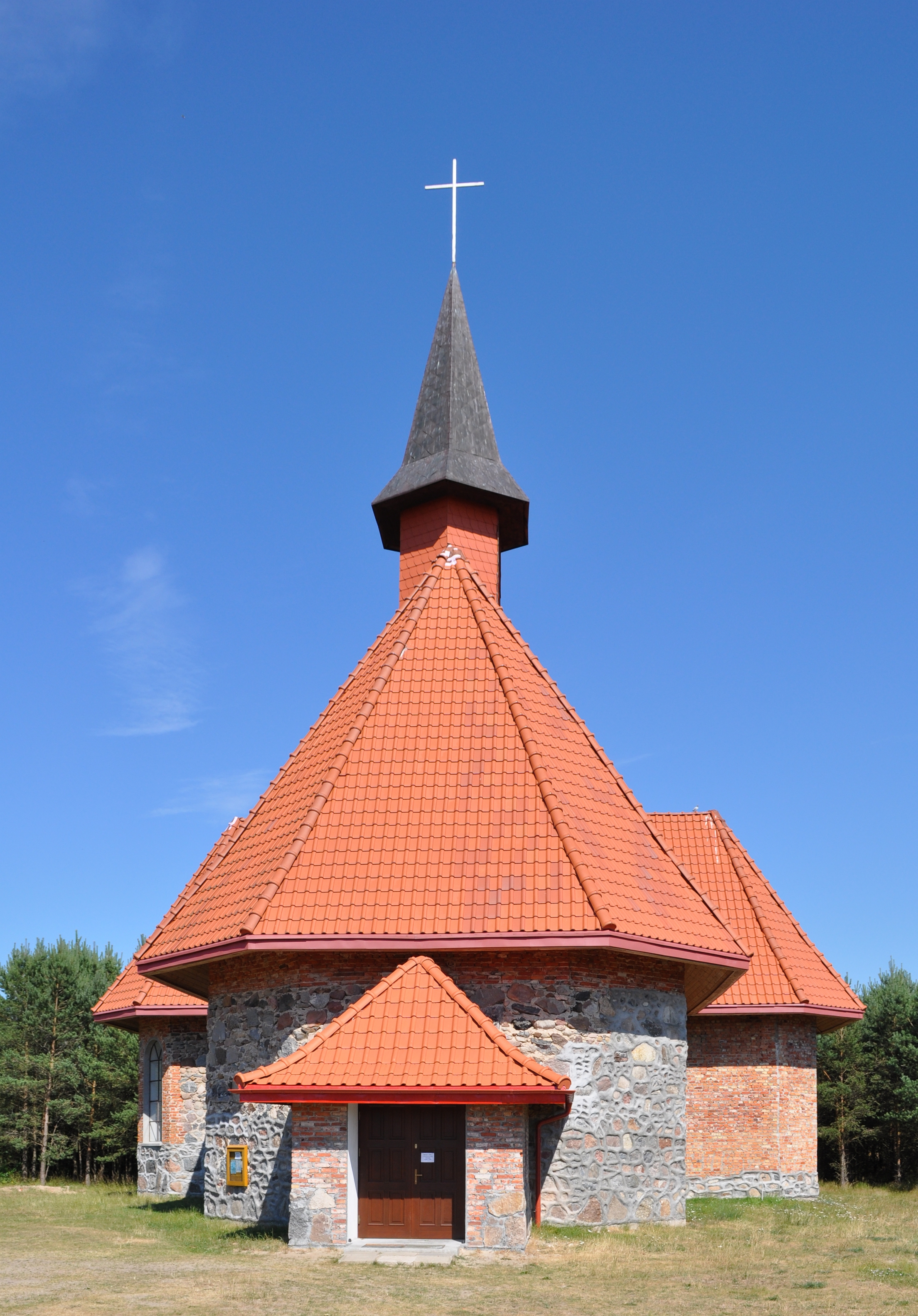 Smołdziński Las - church 01