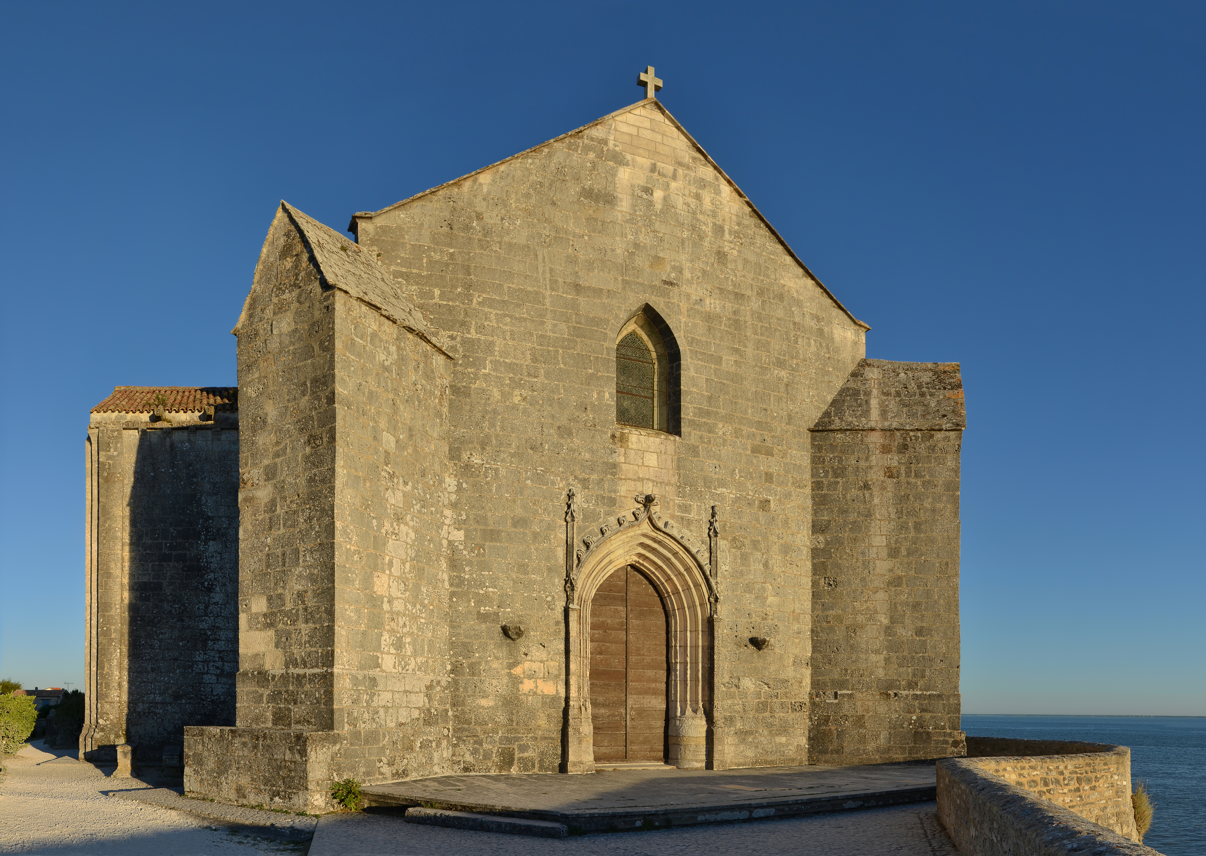 Talmont-sur-Gironde 17 Église façade NNW