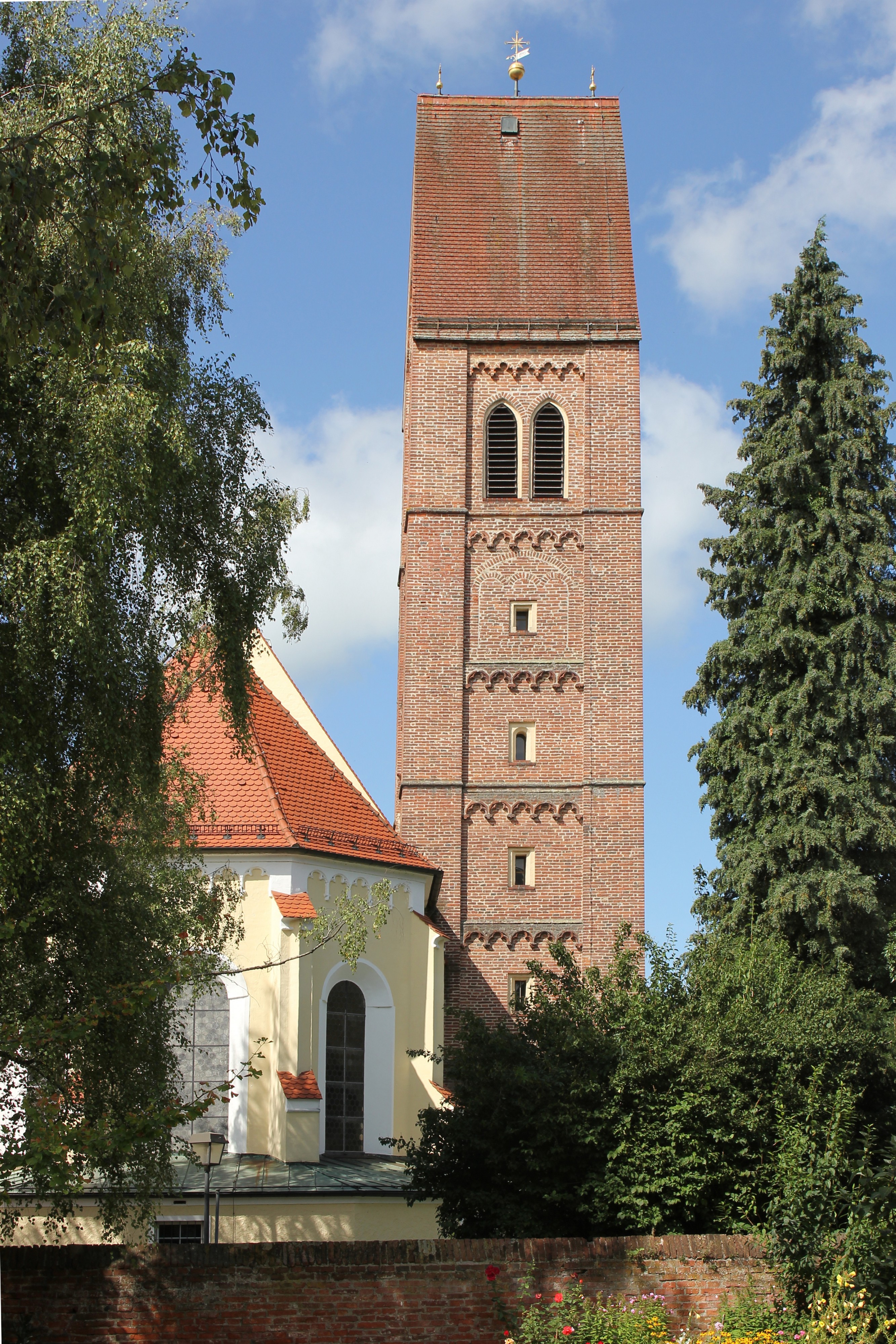 Bad Wörishofen, Pfarrkirche St. Justina - Turm (2015-08-28 2956 Sp)