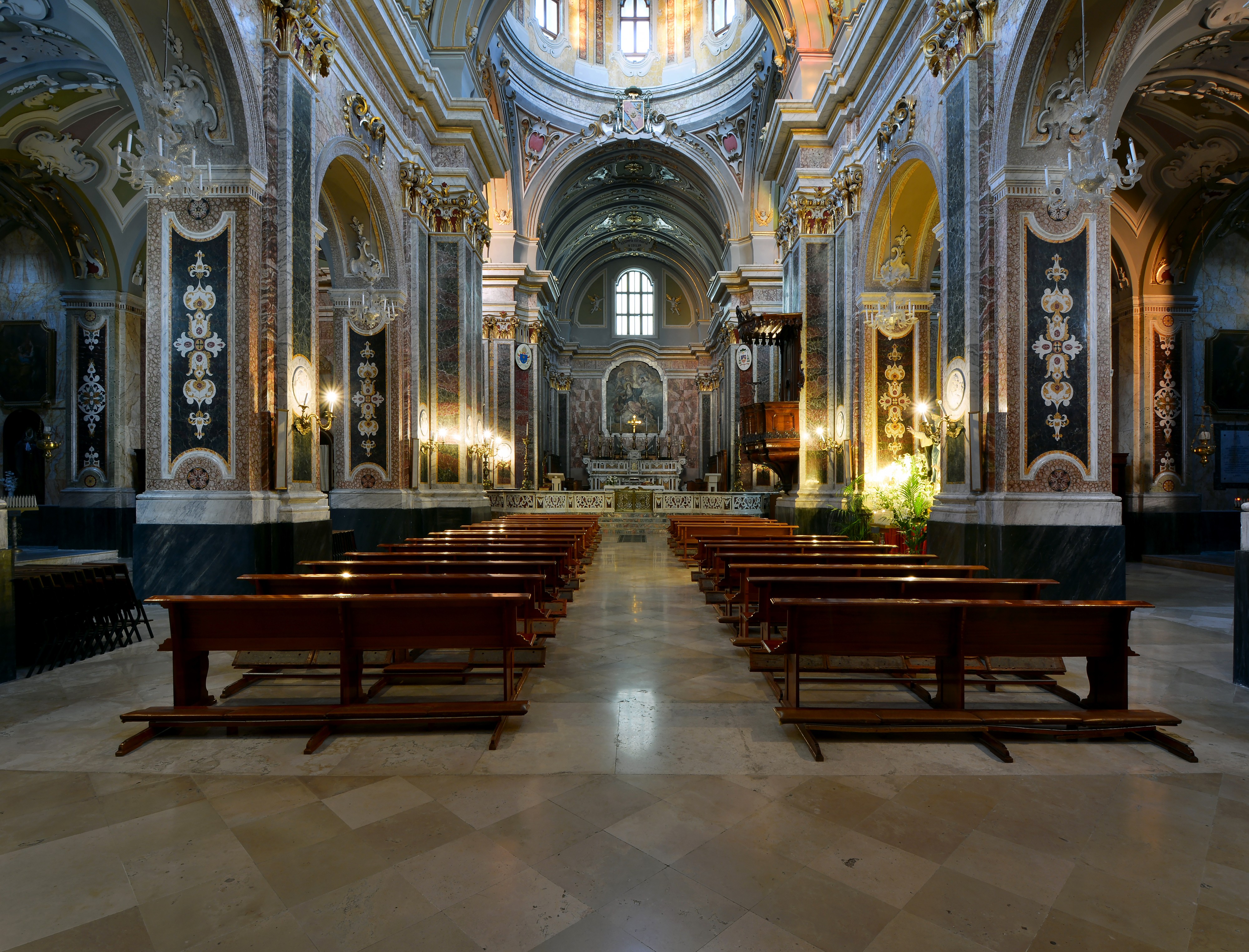 Basilica (Oria) - Interior