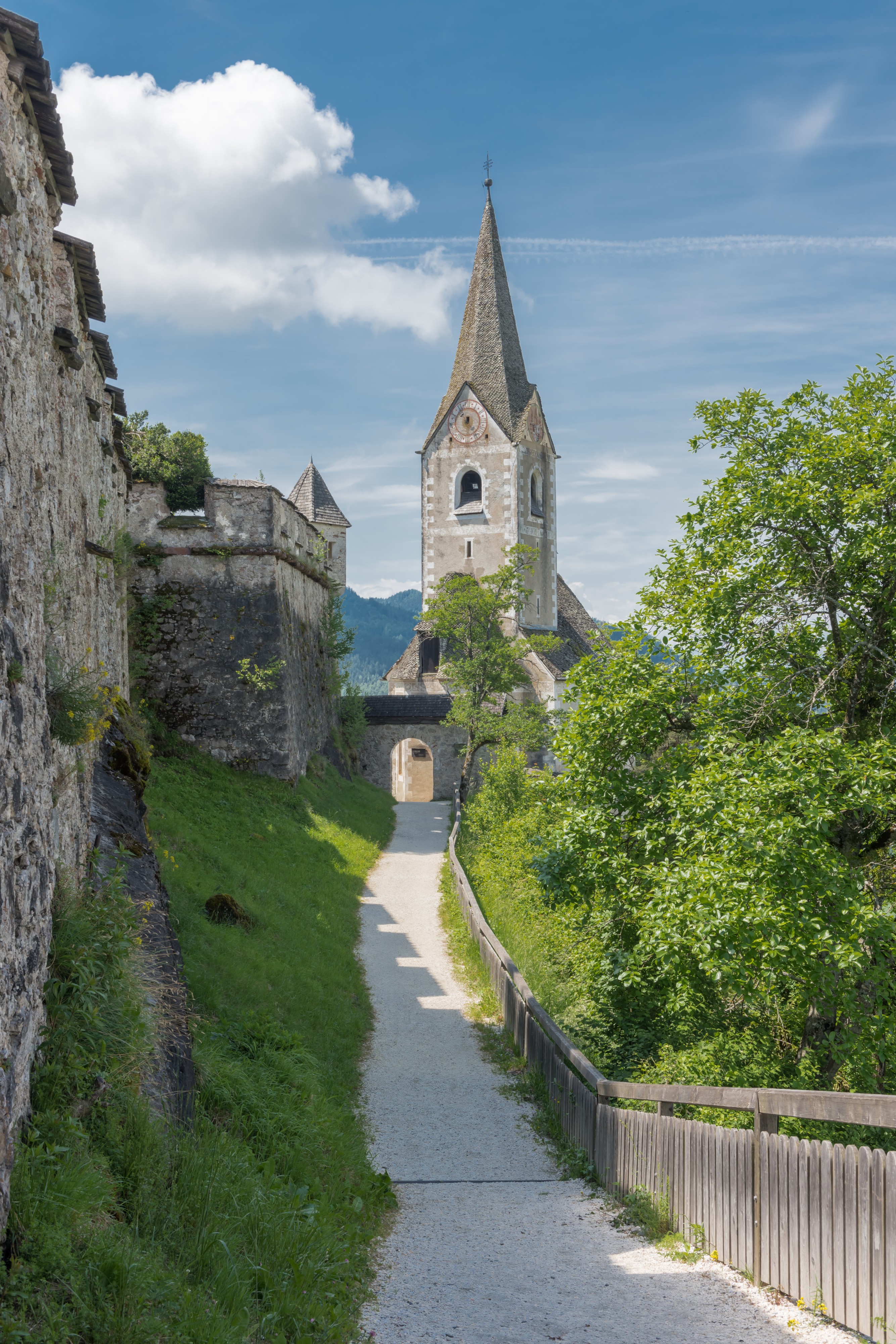 Burg Hochosterwitz Burgkapelle NO-Ansicht 01062015 4327