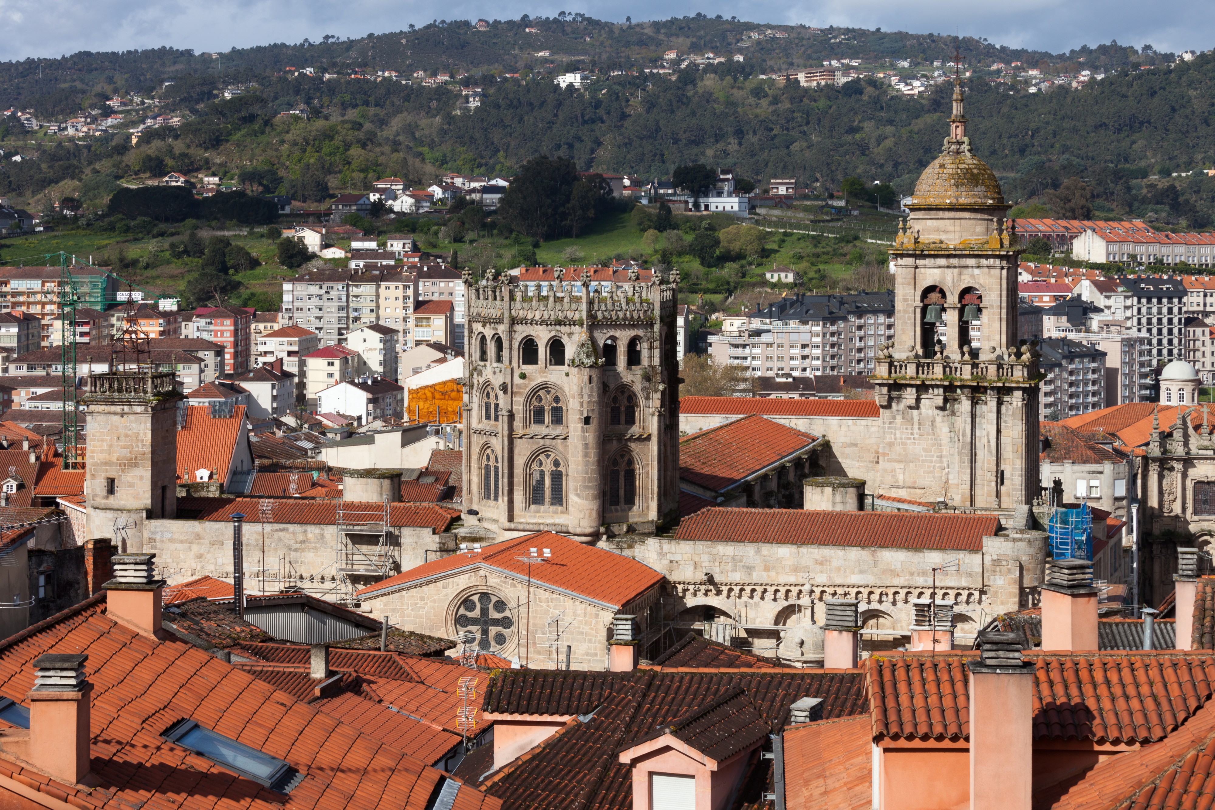 Catedral de Ourense vista dende o alto. Galiza-2