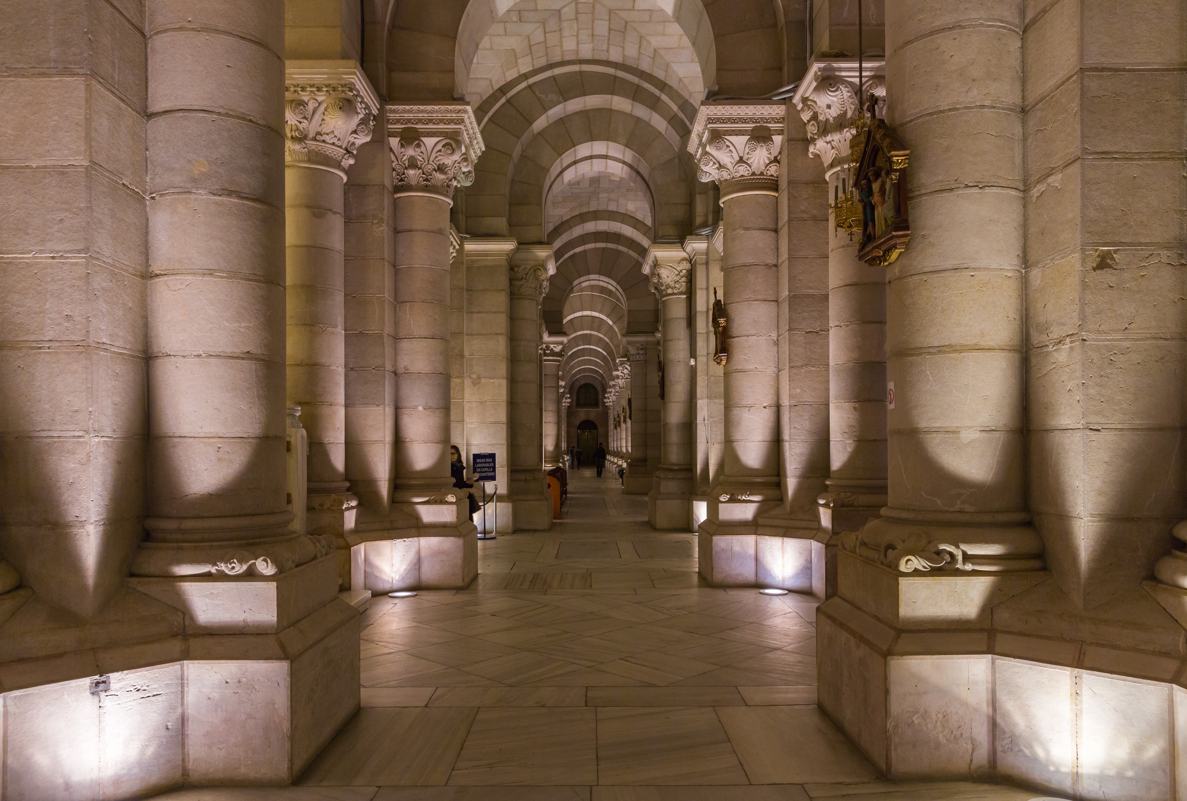 Cripta de la Catedral de la Almudena, Madrid, España, 2014-12-27, DD 43