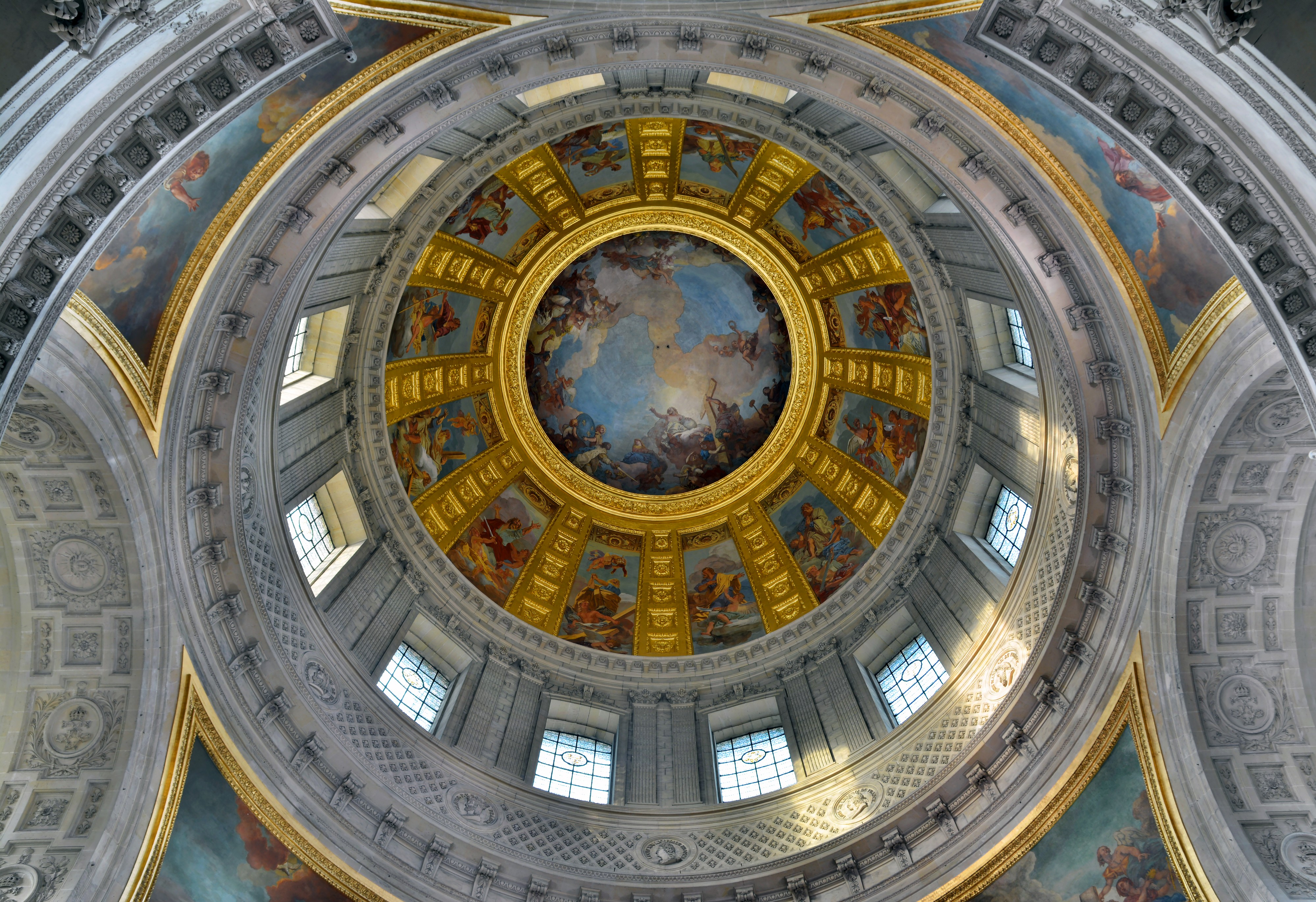 De La Fosse's allegories on the dome over the Napoleone's tomb