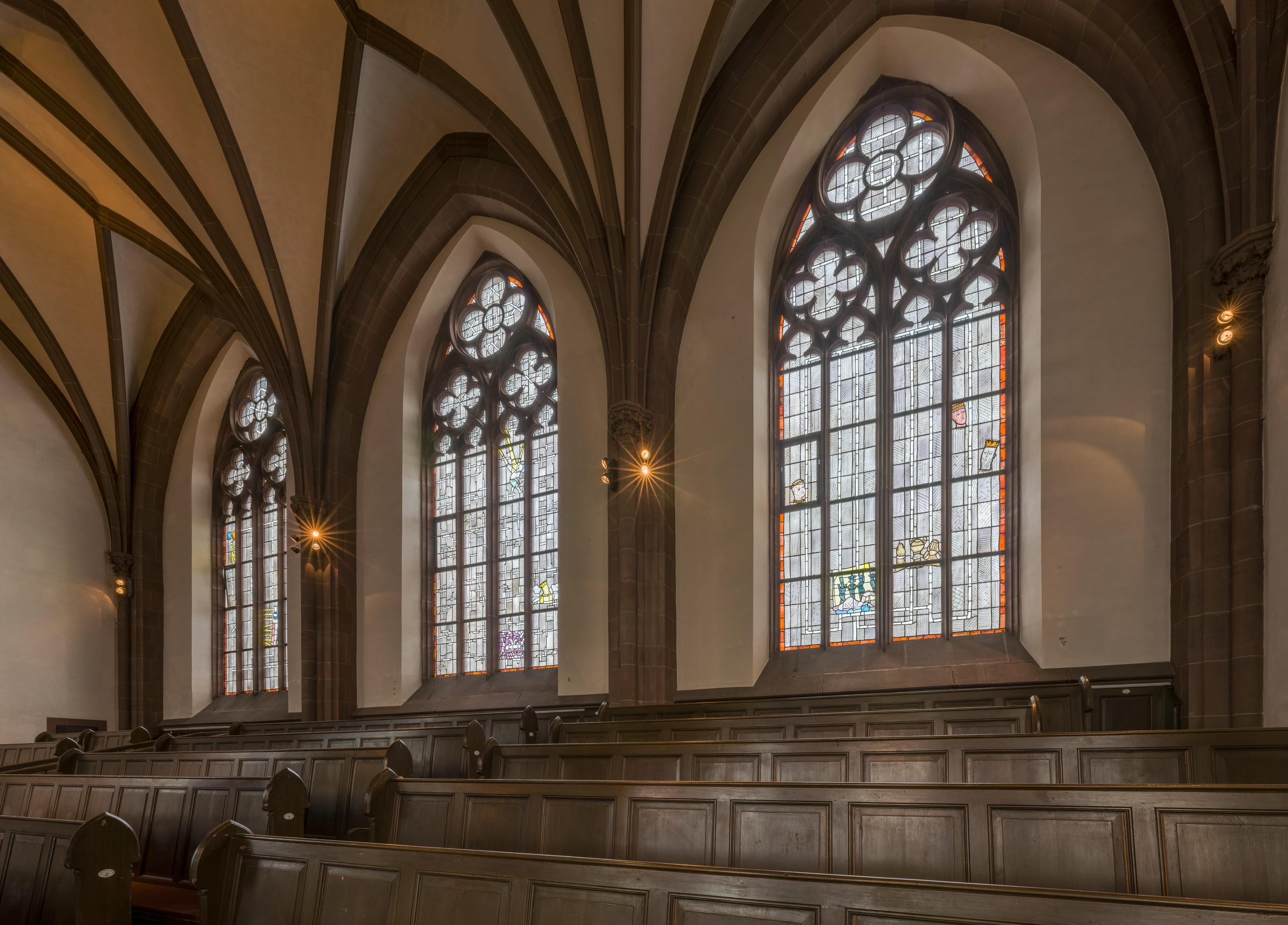 Dreikönigskirche, Frankfurt, Transept Windows 20150820 2