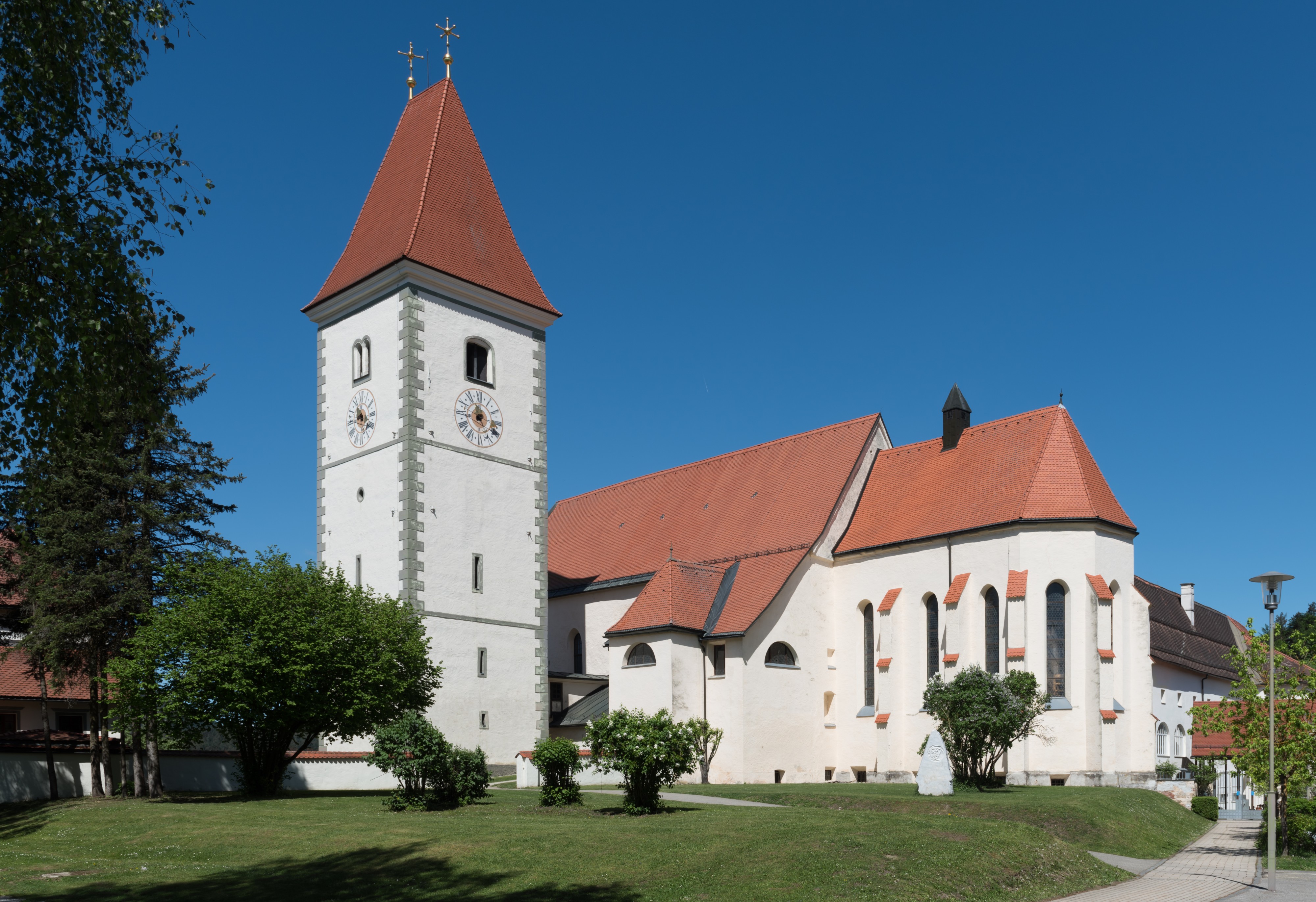 Eberndorf Stiftskirche Mariä Himmelfährt mit Turm 07052015 3293