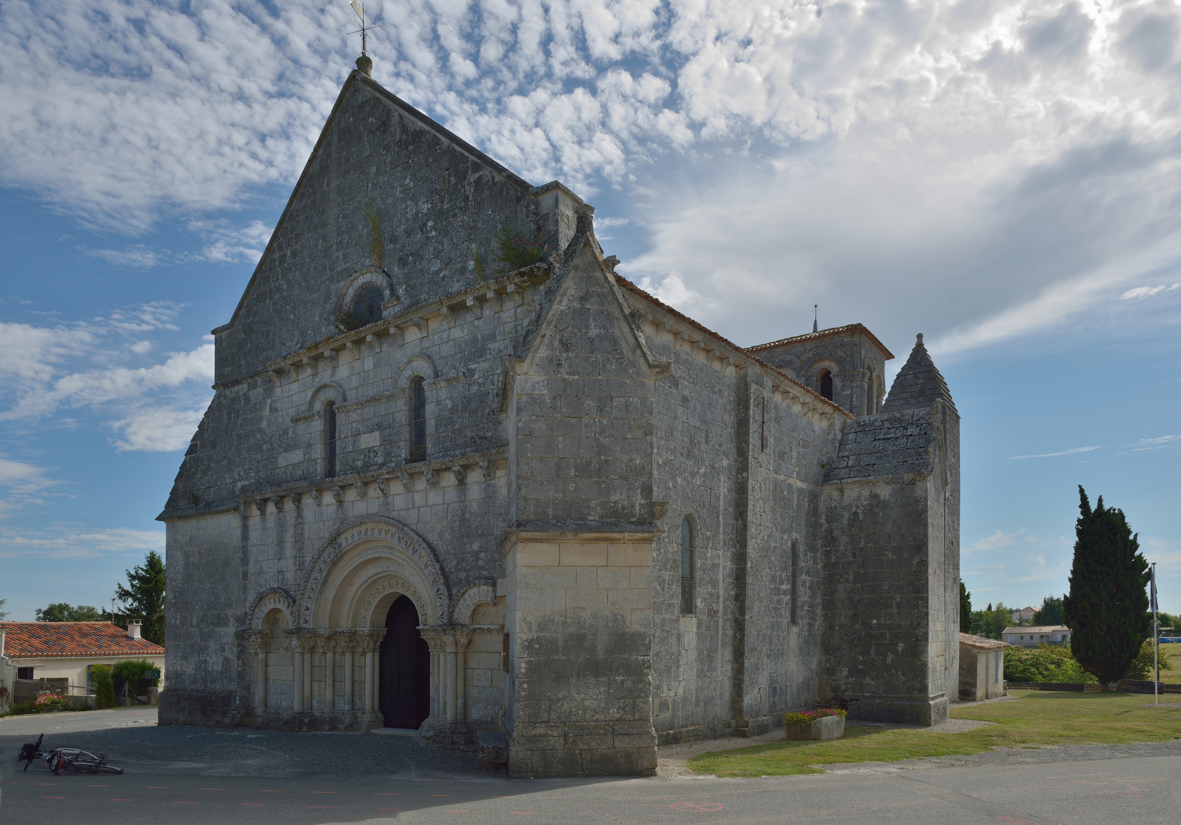 Eglise Saint-Pierre Ecurat 2013