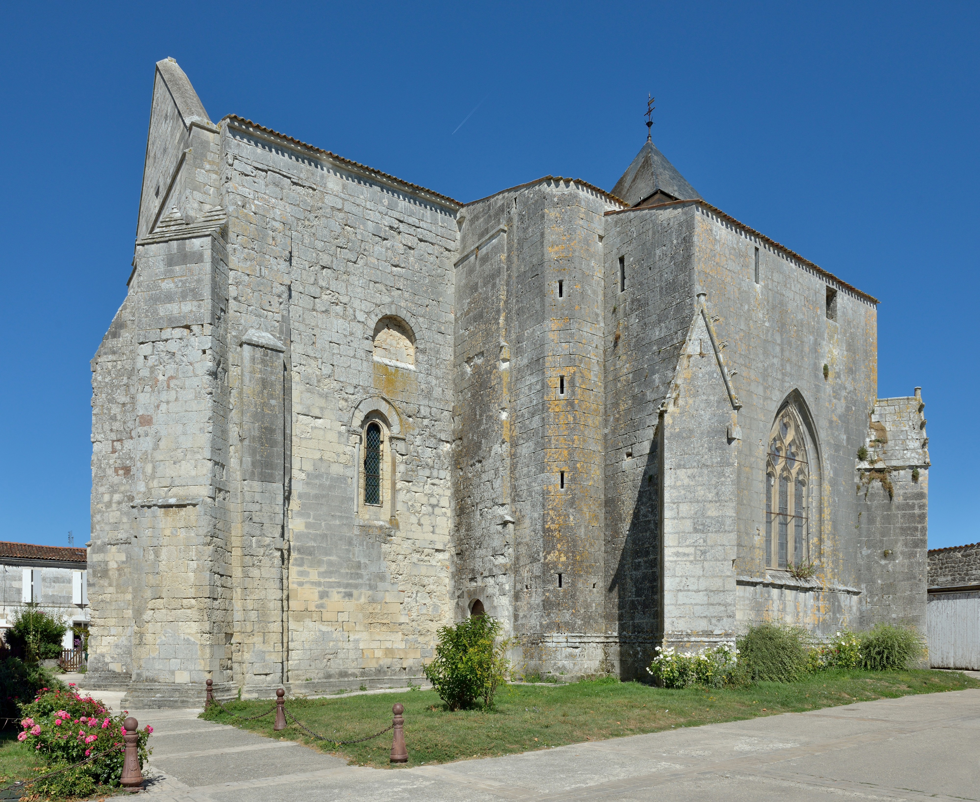 Eglise saint pierre de chaniers
