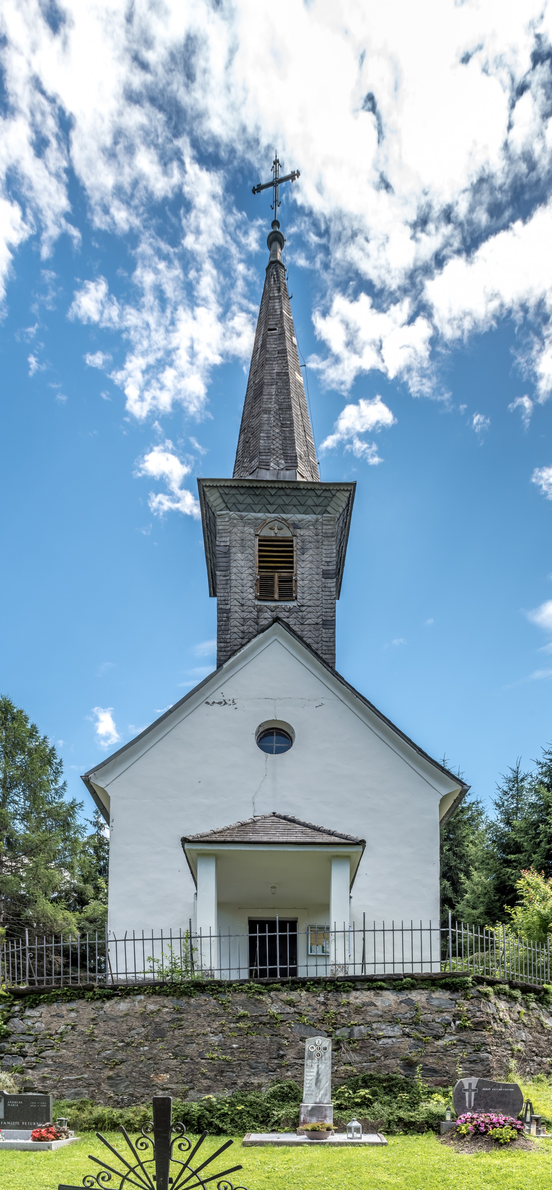 Hermagor Mitschig Pfarrkirche hl. Magdalena West-Ansicht 18062018 3608