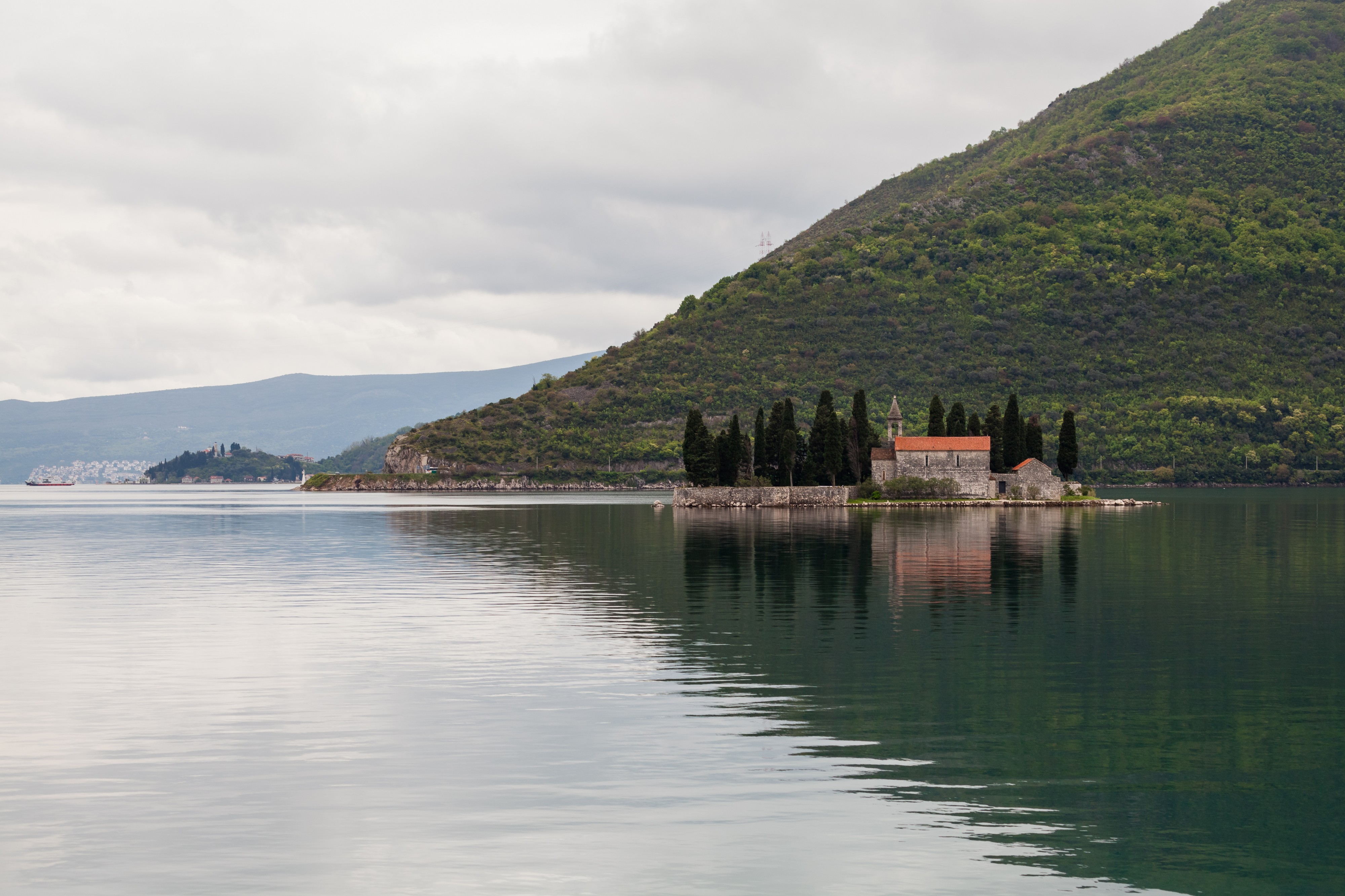 Monasterio de San Jorge, Perast, Bahía de Kotor, Montenegro, 2014-04-19, DD 08