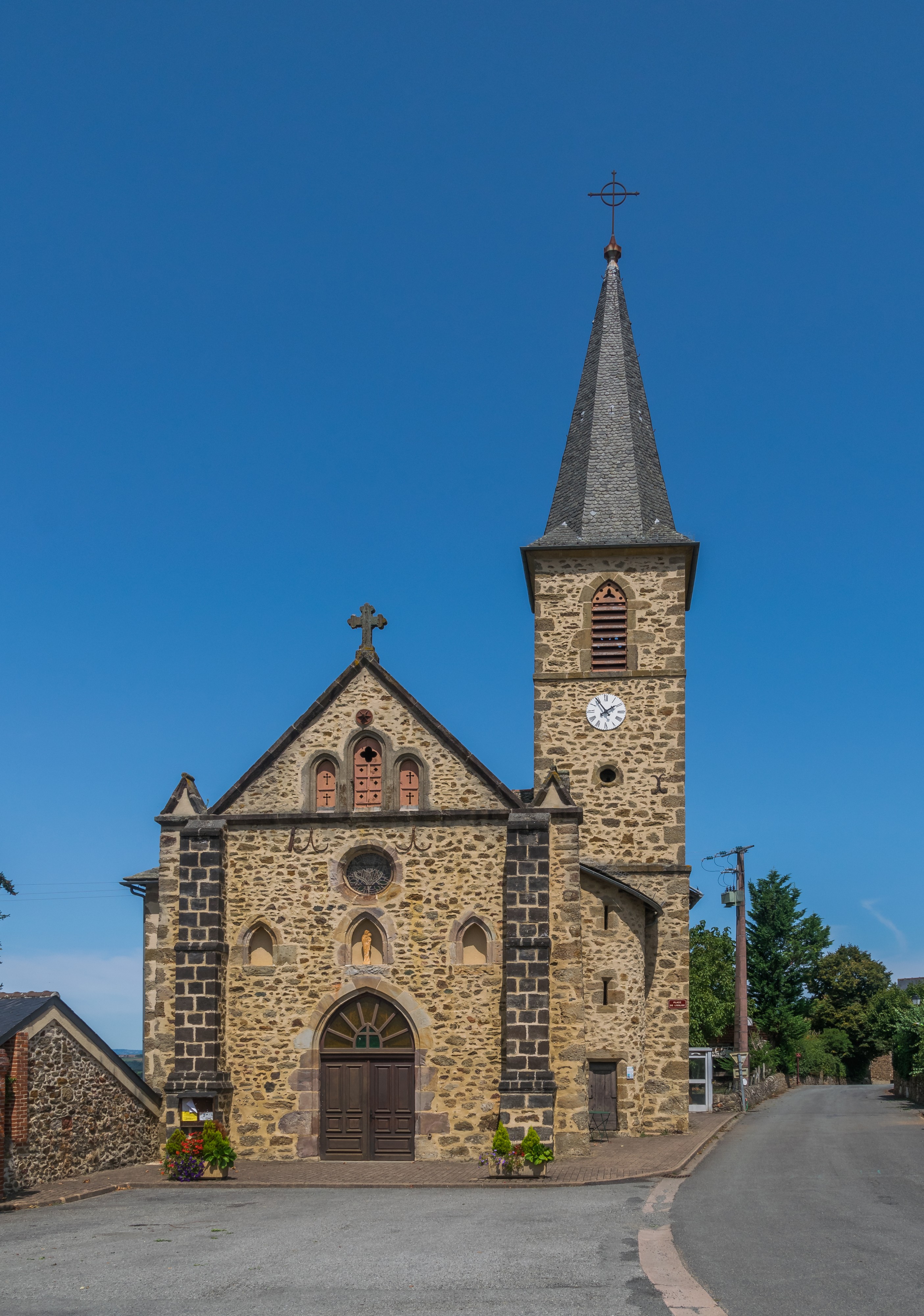 Saint Saturnin Church of Agnac 01