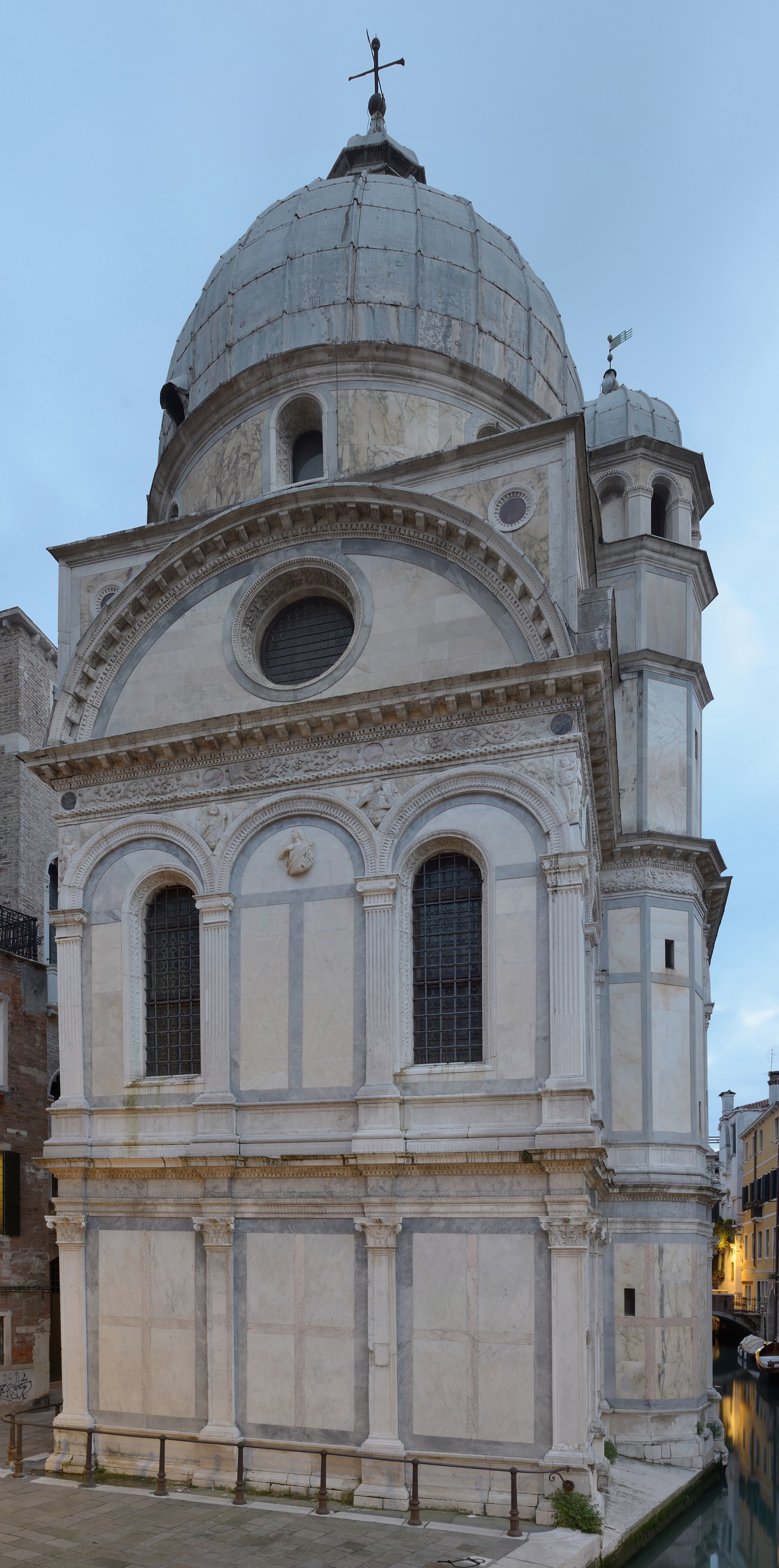 Santa Maria dei Miracoli facciata nord Venezia notte