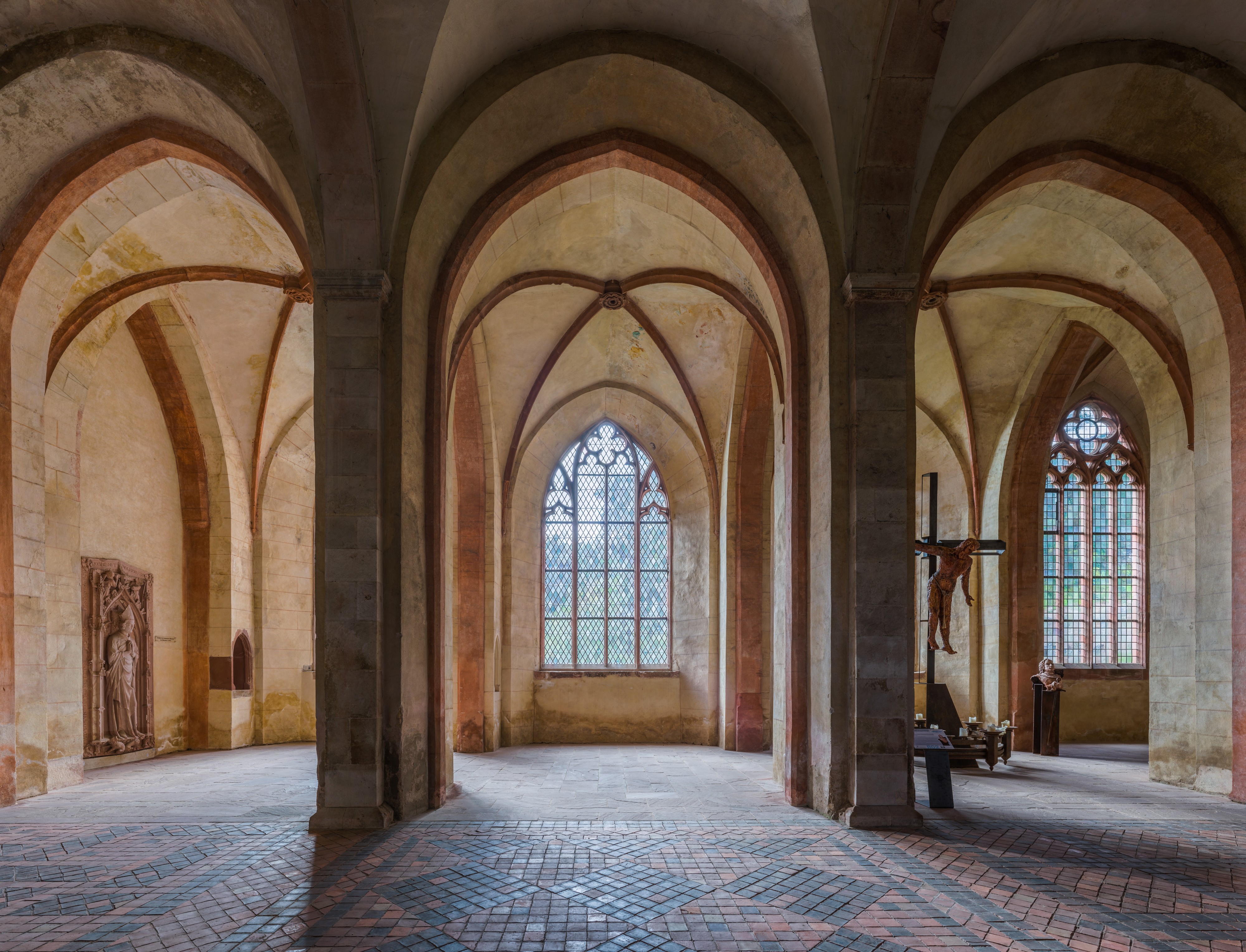 Side aisle, Basilica of Kloster Eberbach 20140903 1