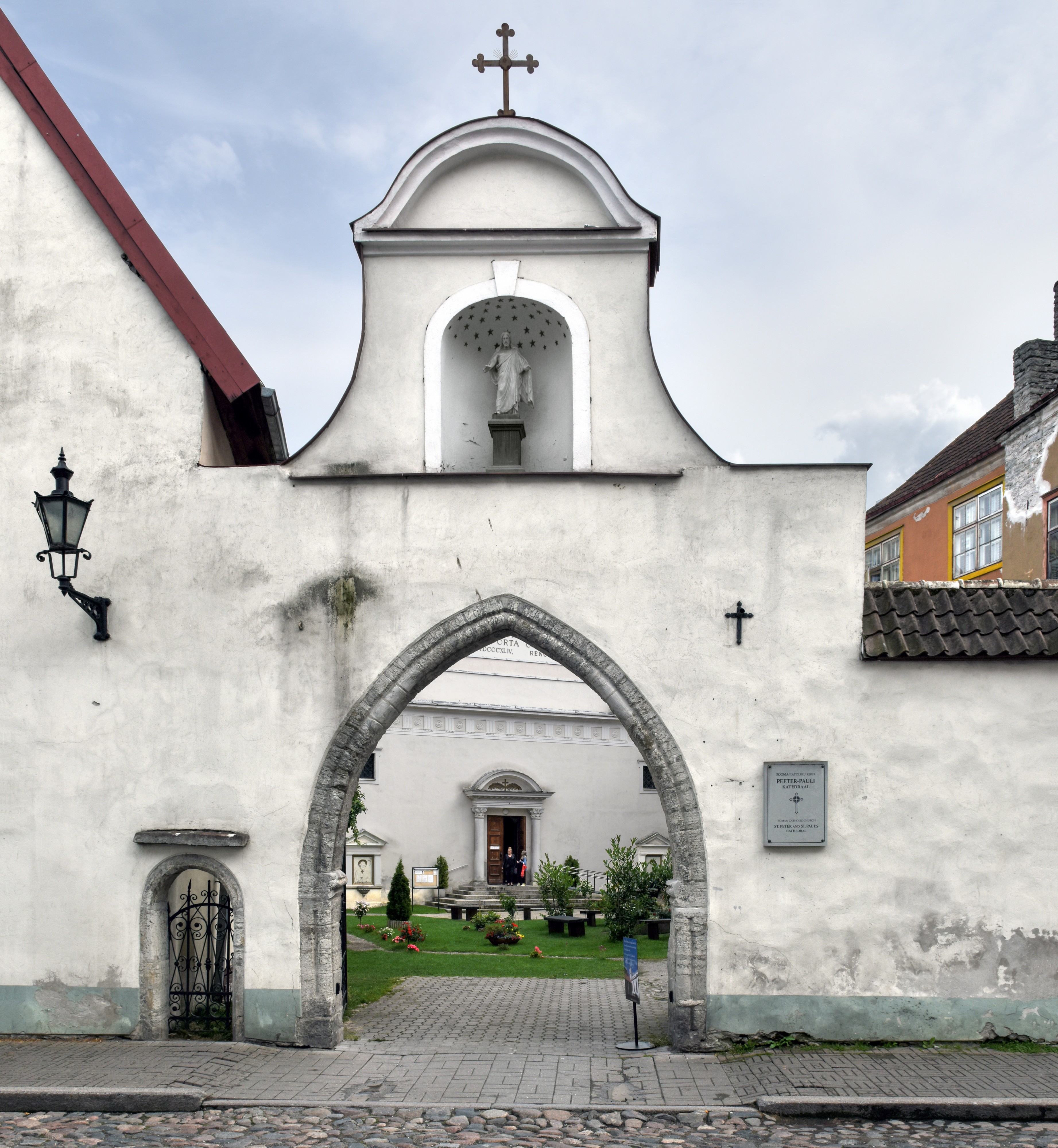 Tallinn St Peter and St Paul's Cathedral - street view 2015