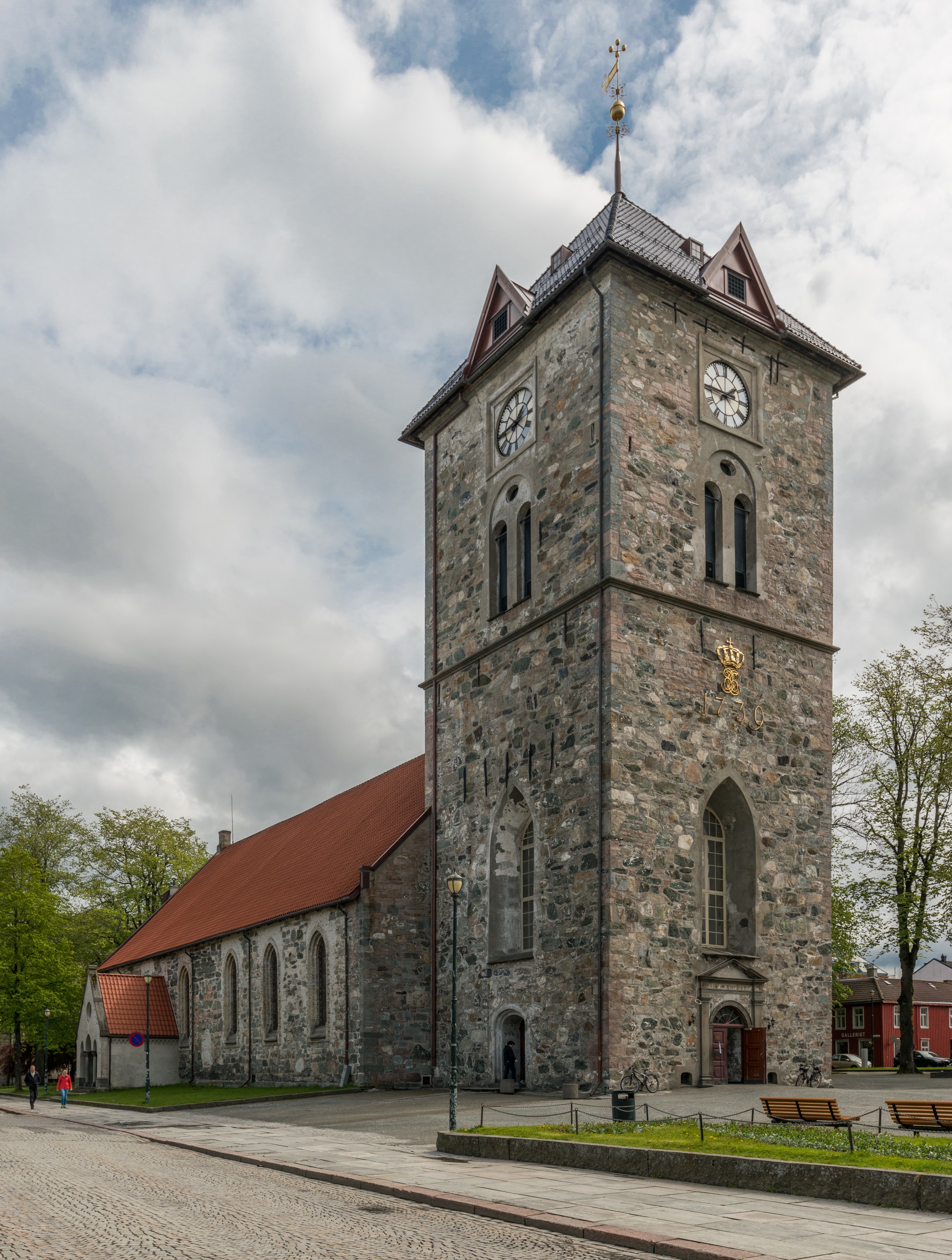 Vår Frue Church, Trondheim, Northwest view 20150605 1