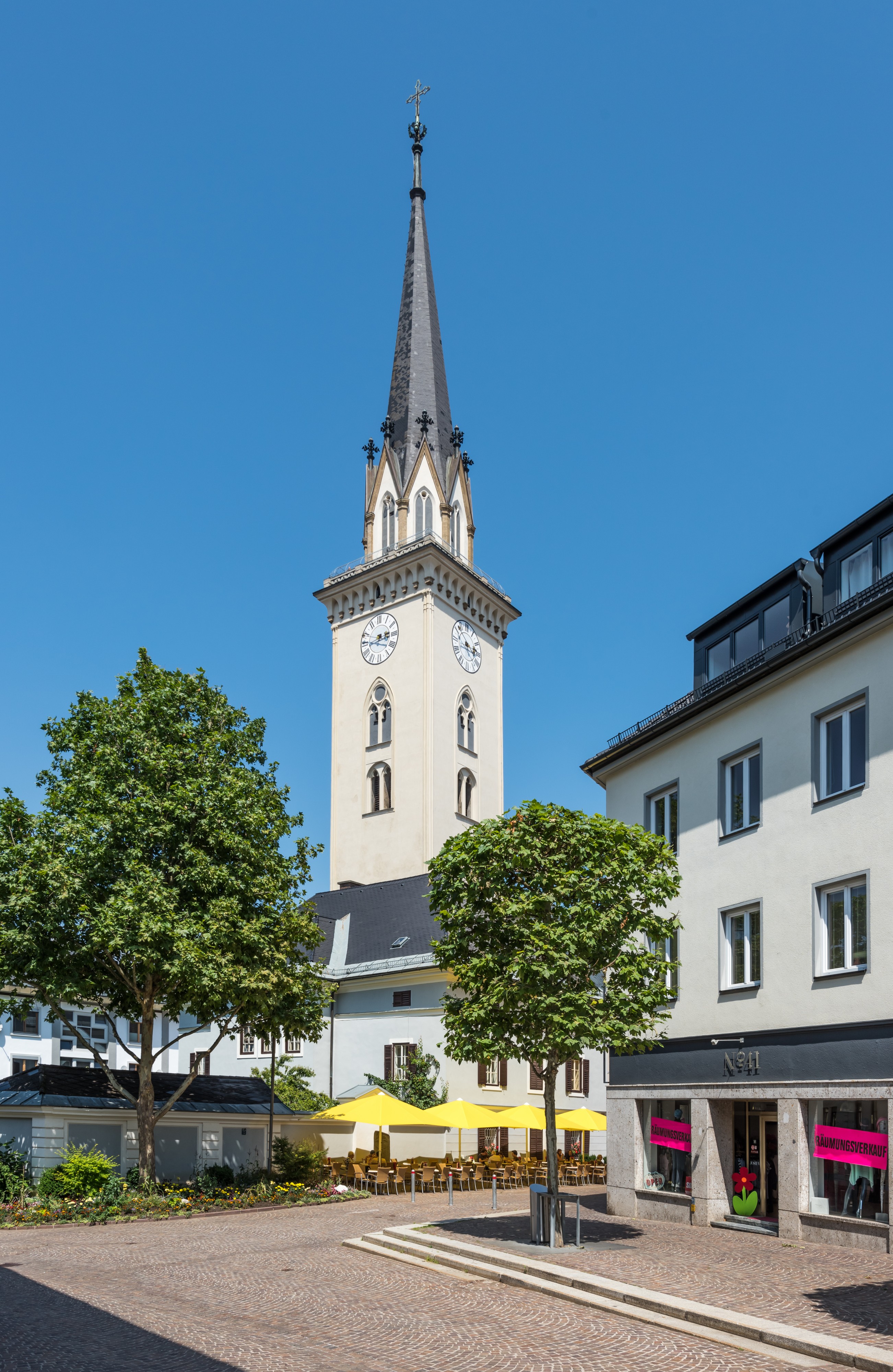 Villach Innenstadt Kirchenplatz 12 Pfarrkirche hl. Jakob Glockenturm W-Ansicht 02072018 3807
