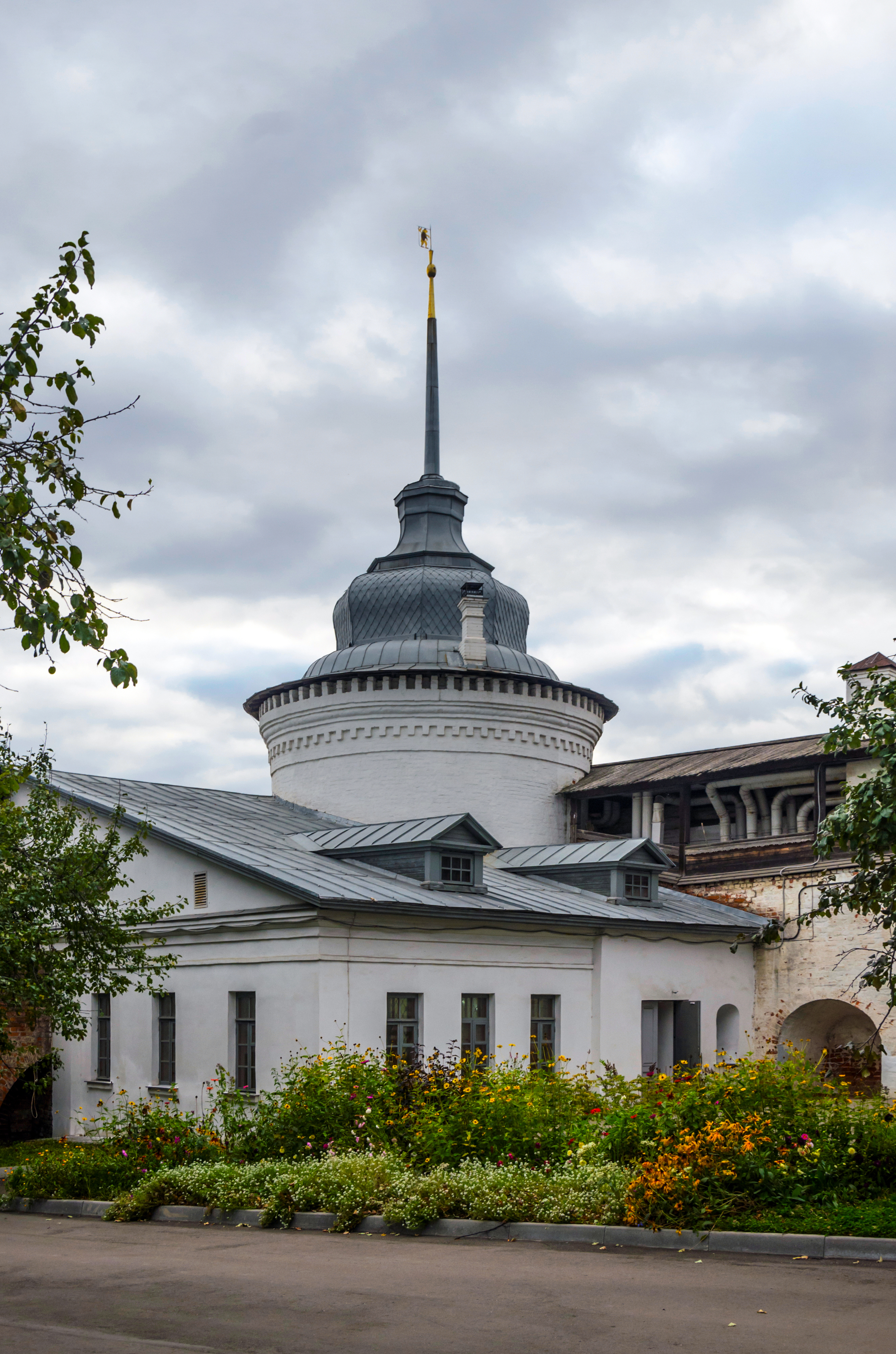 Transfiguration Monastery in Yaroslavl 02