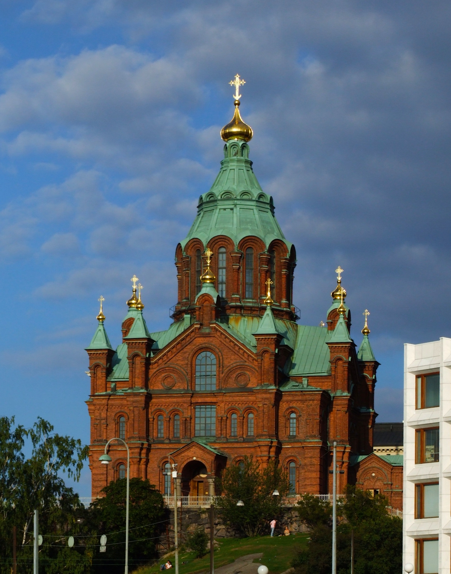 Uspenski Cathedral, Helsinki (by Pudelek)
