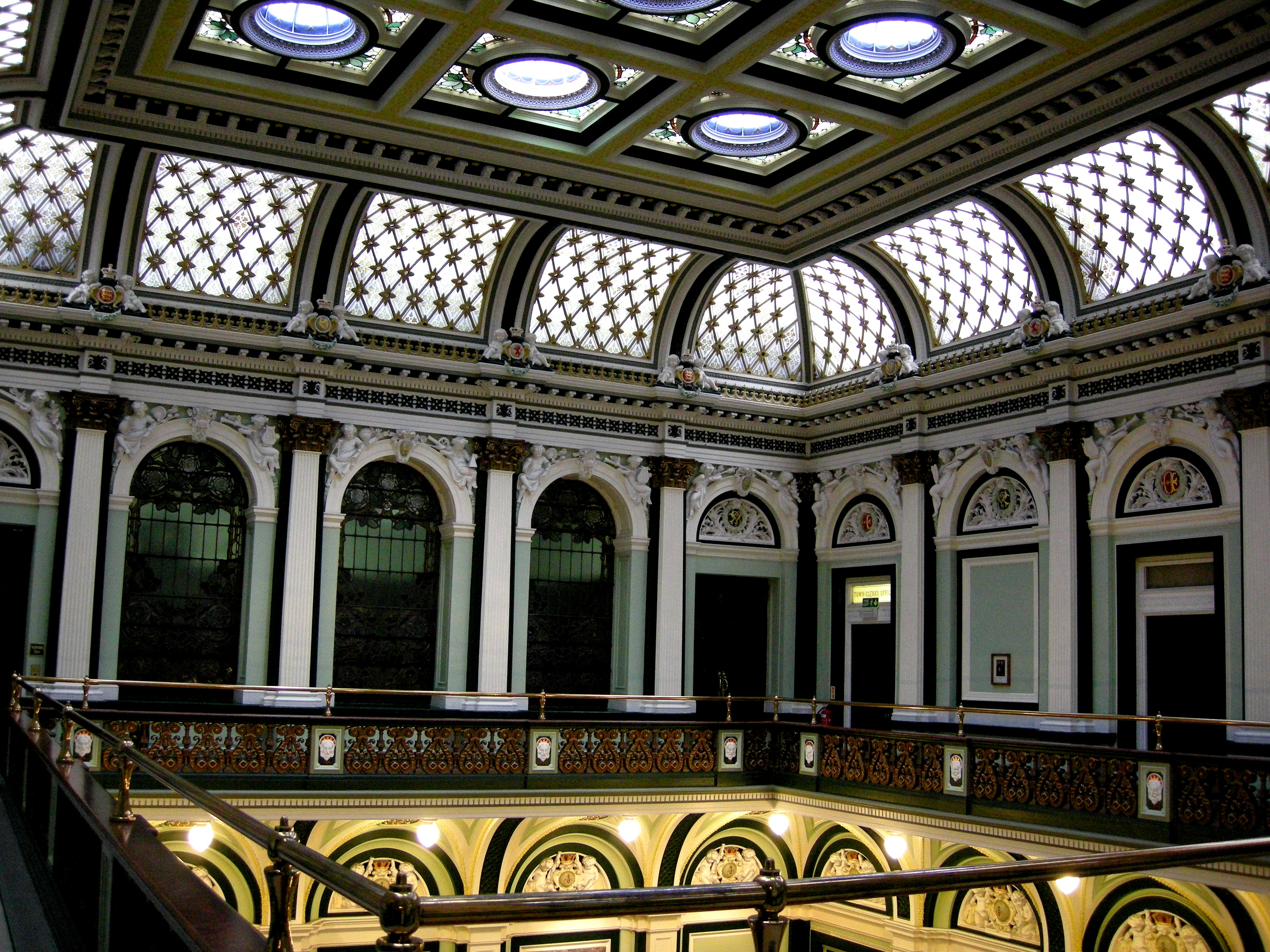 C19 interior 035