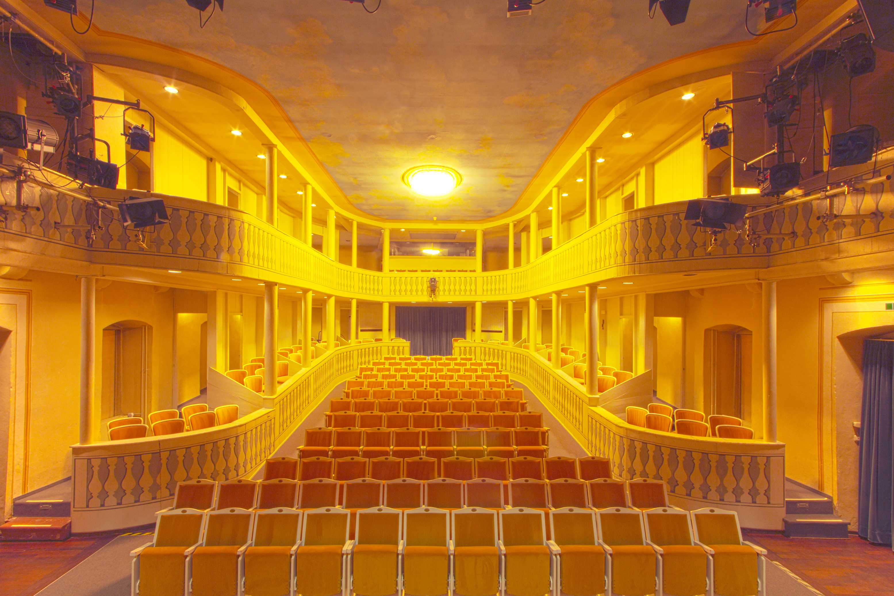 Hanau-Wilhelmsbad - Comoedienhaus - 8536-38