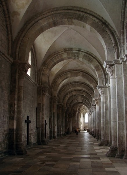 Basilique de Vézelay Nef Bas-côté nord 220608 2