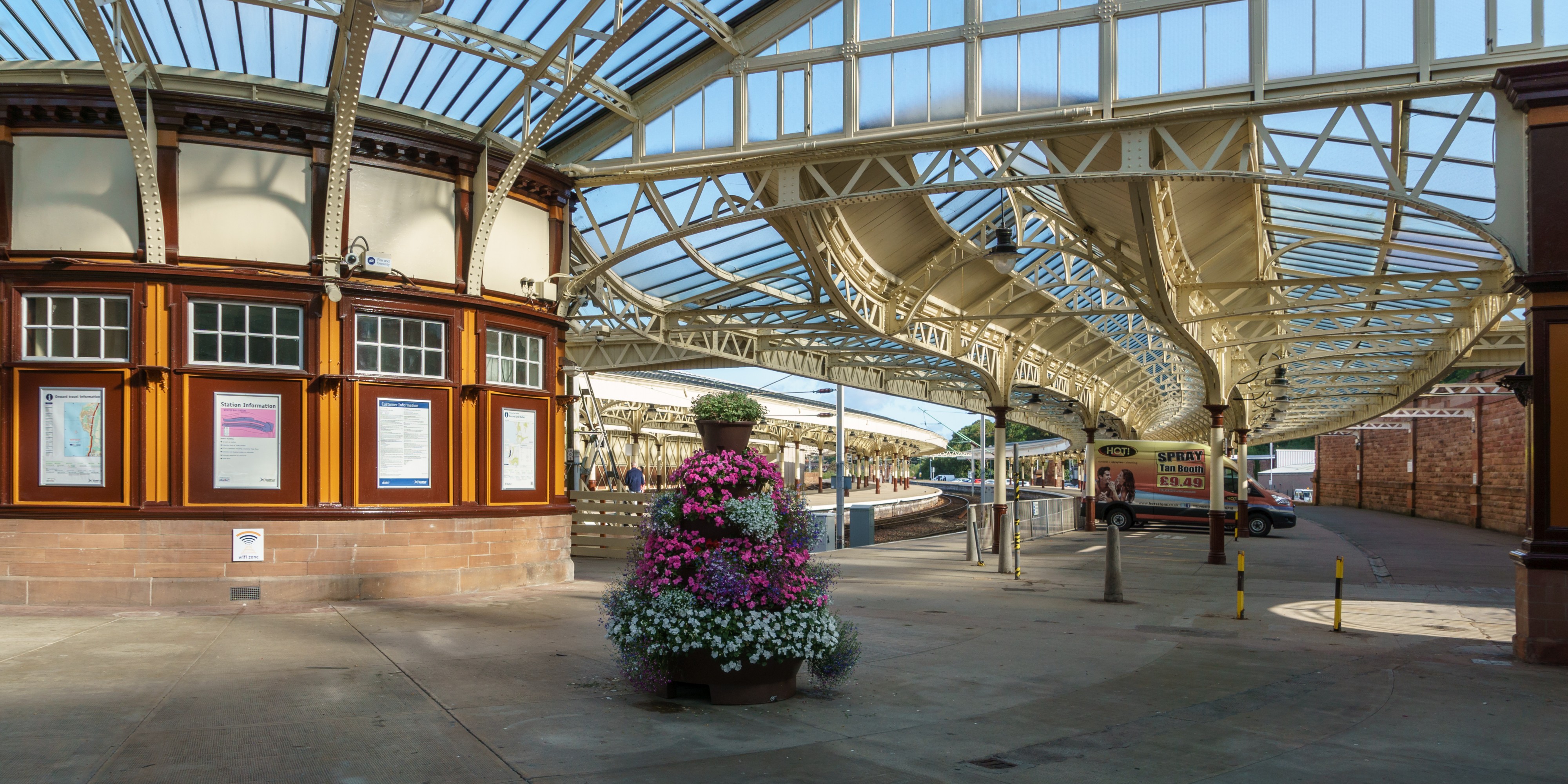 Wemyss Bay railway station concourse 2018-08-25 4
