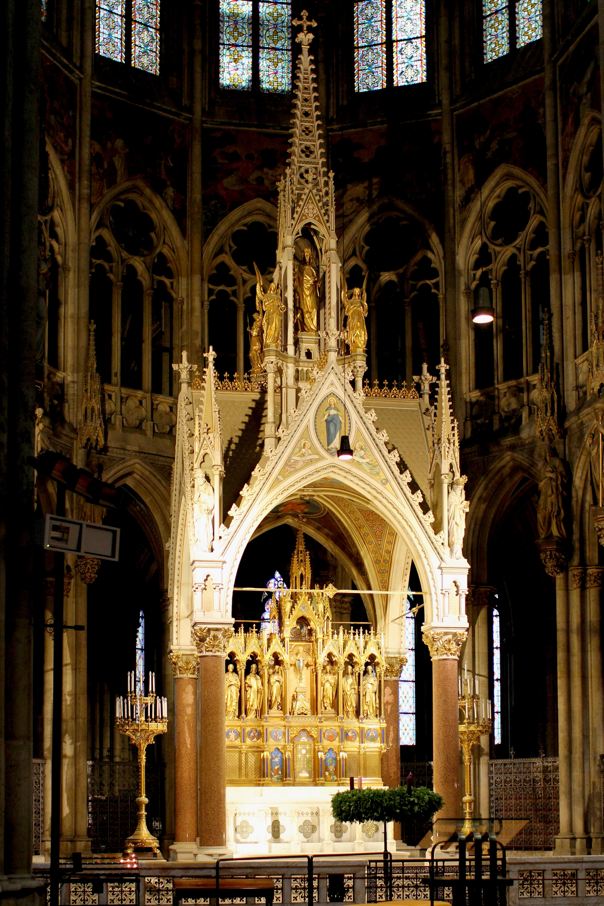 Wien - Votivkirche, Hochaltar