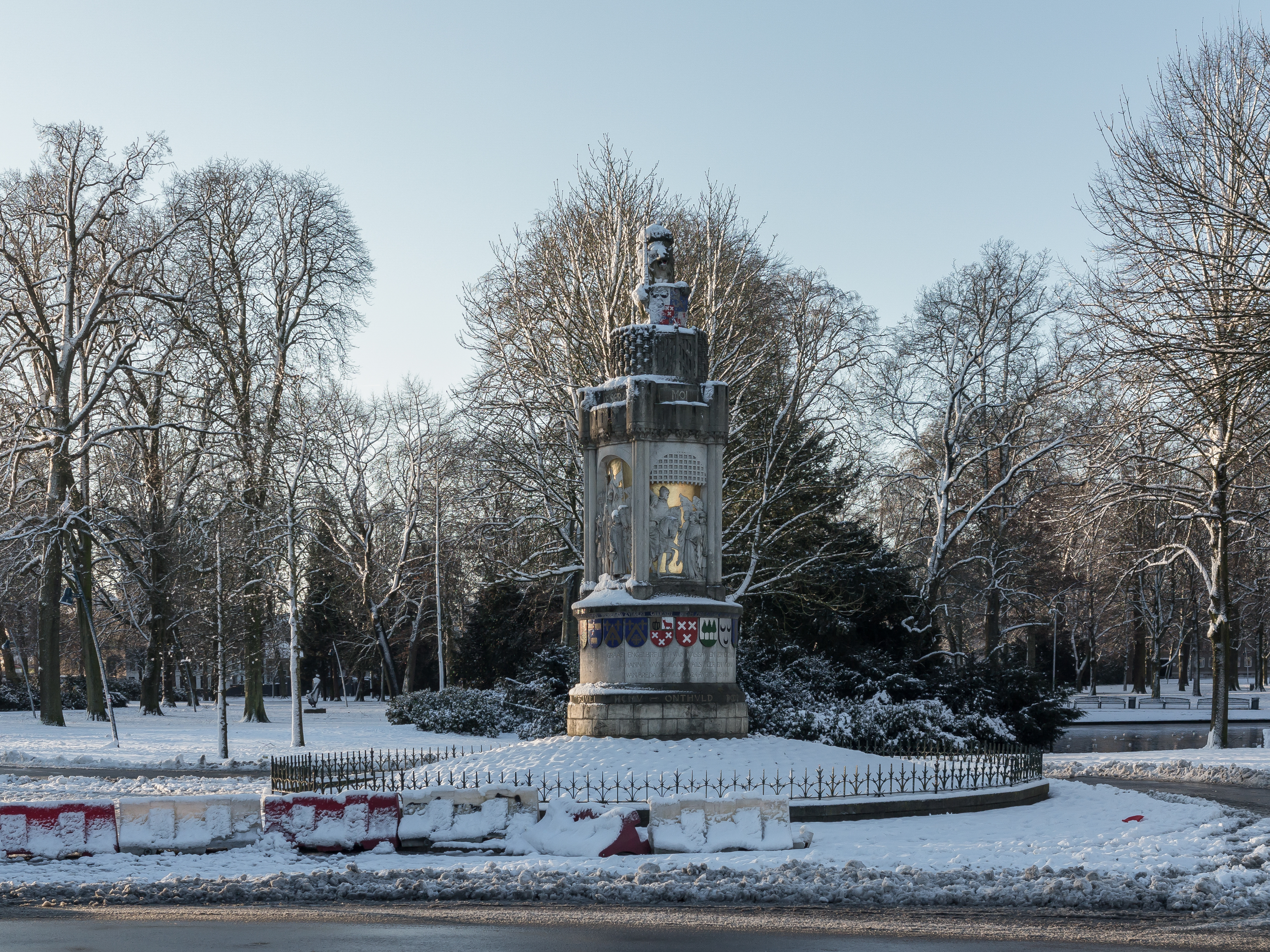 Breda, het Baroniemonument RM519034 foto2 2014-12-28 09.53