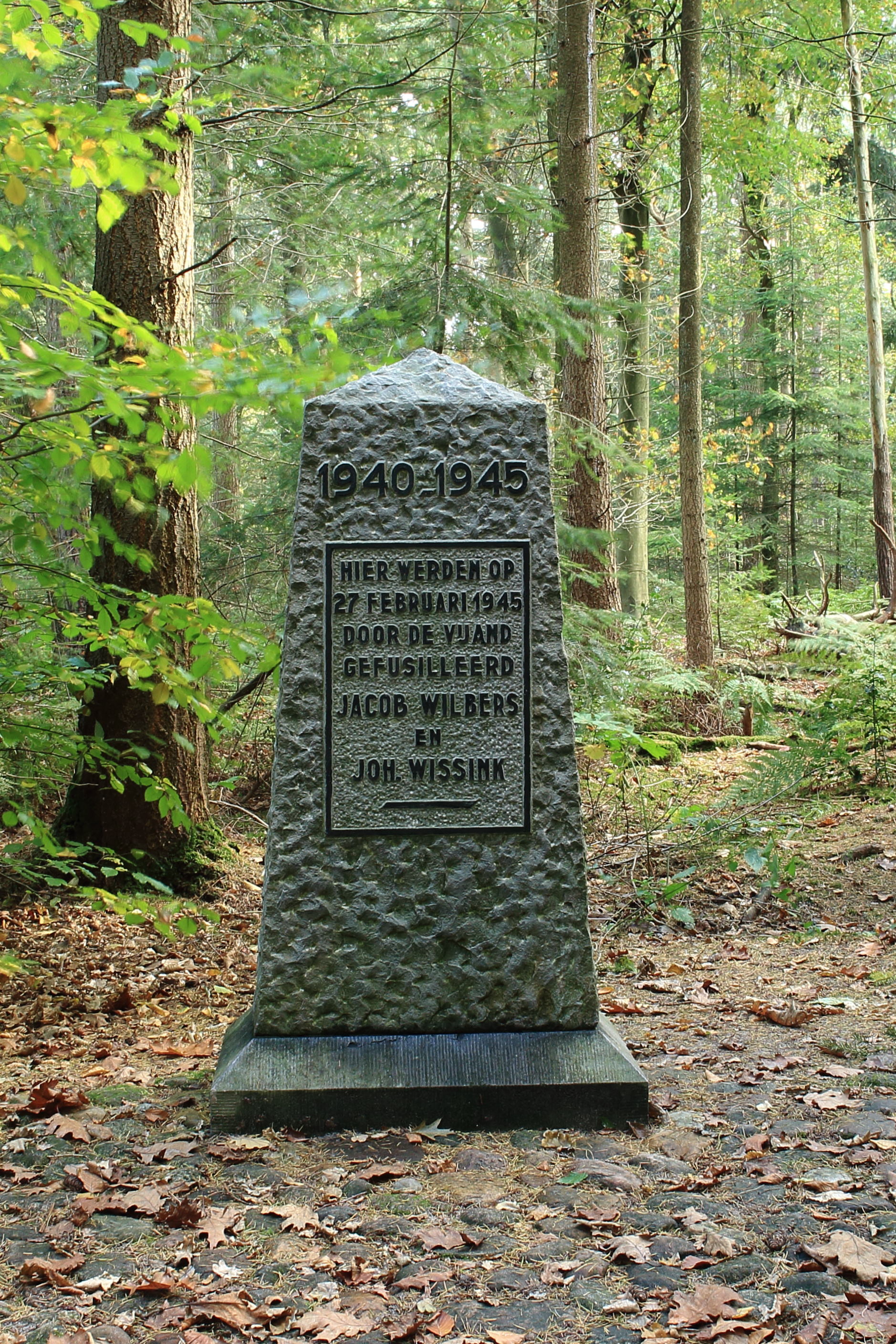 Elfbergen Gaasterland. Oorlogsmonument 02
