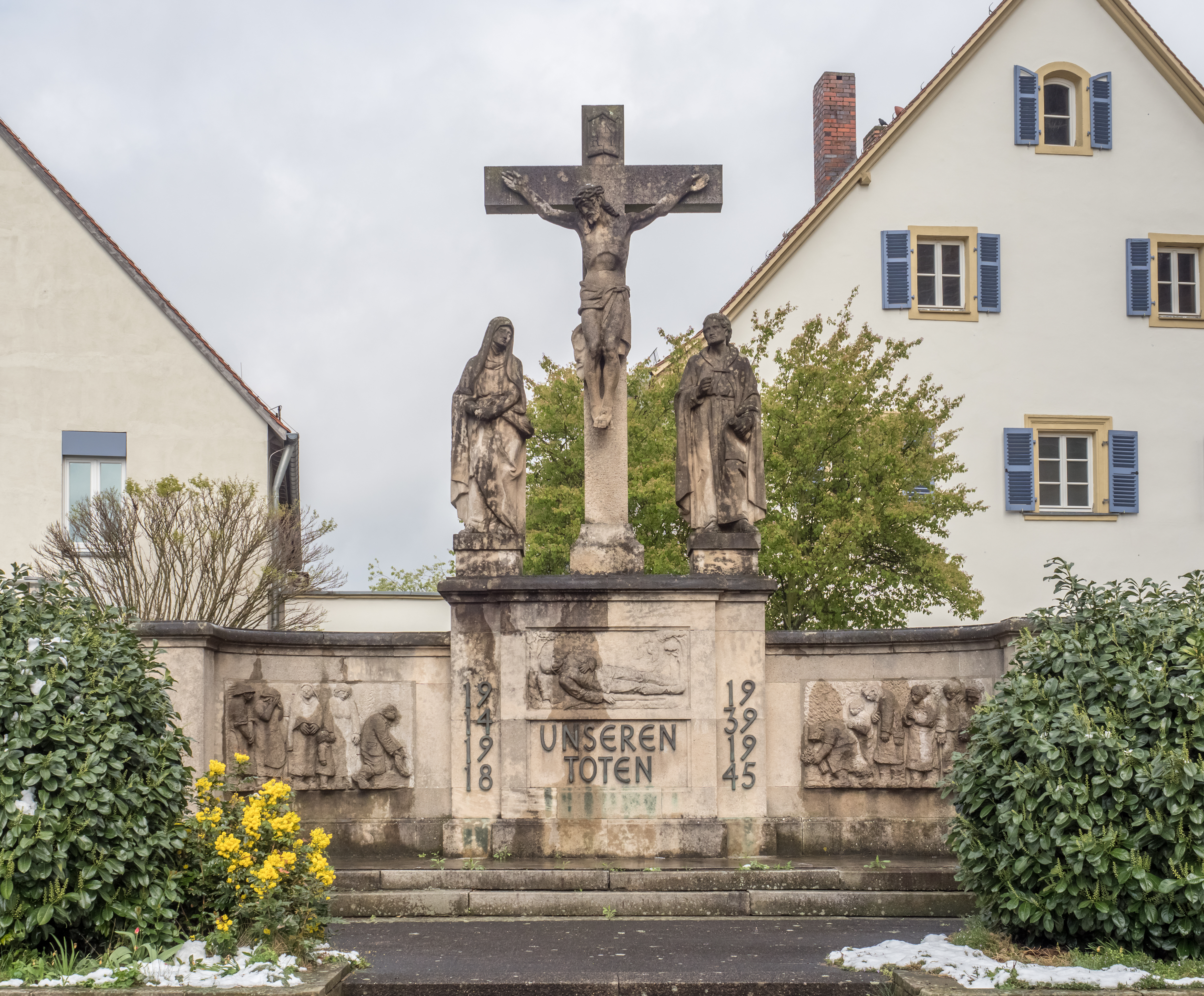 Hallstadt Kriegerdenkmal P4RM1408