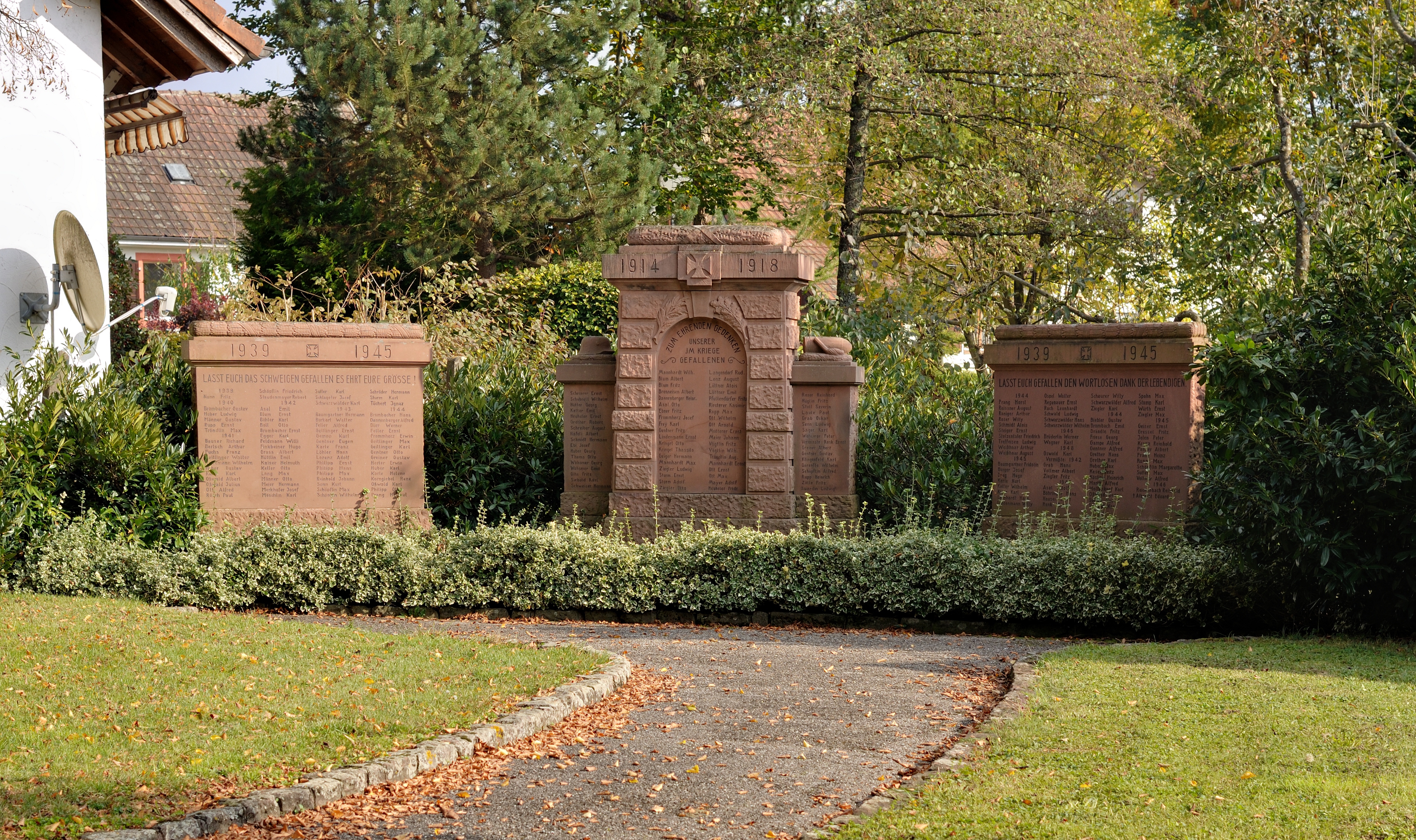 Hauingen - Kriegerdenkmal2