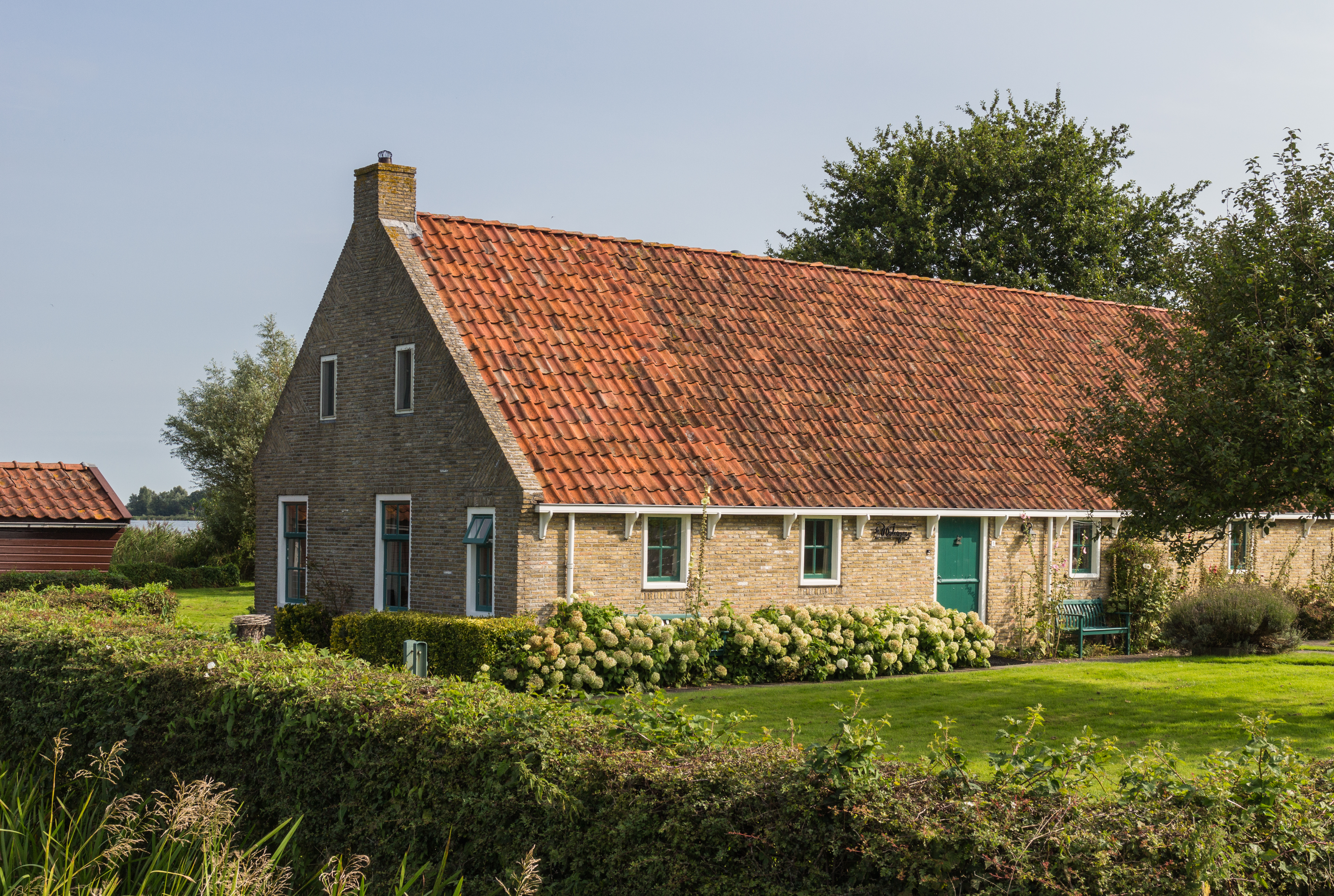 Langweer. Sweachmermolen Boarnsweachsterdyk 3 Bijgebouw (Rijksmonument) 02