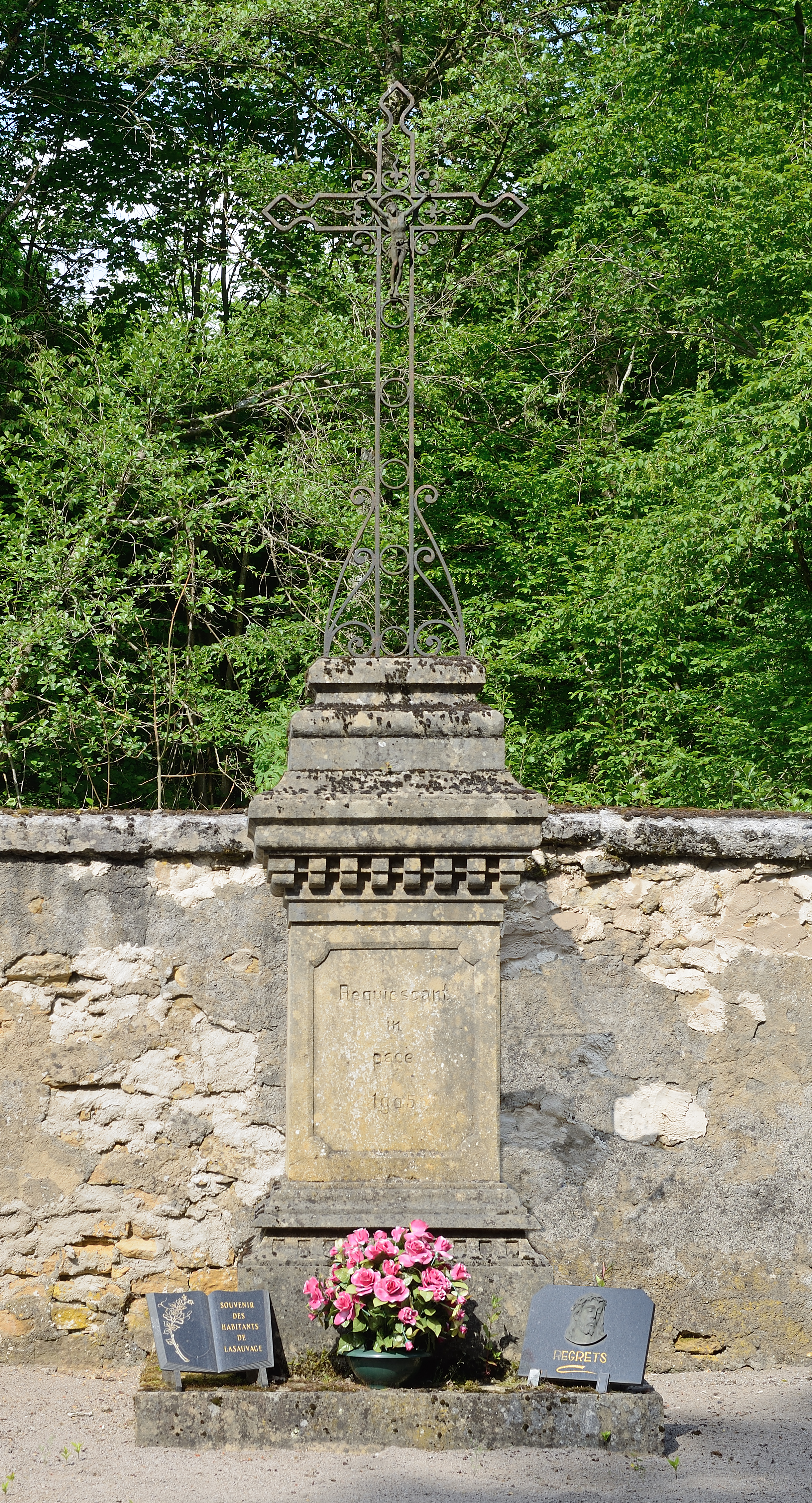 Lasauvage cimetière tombe