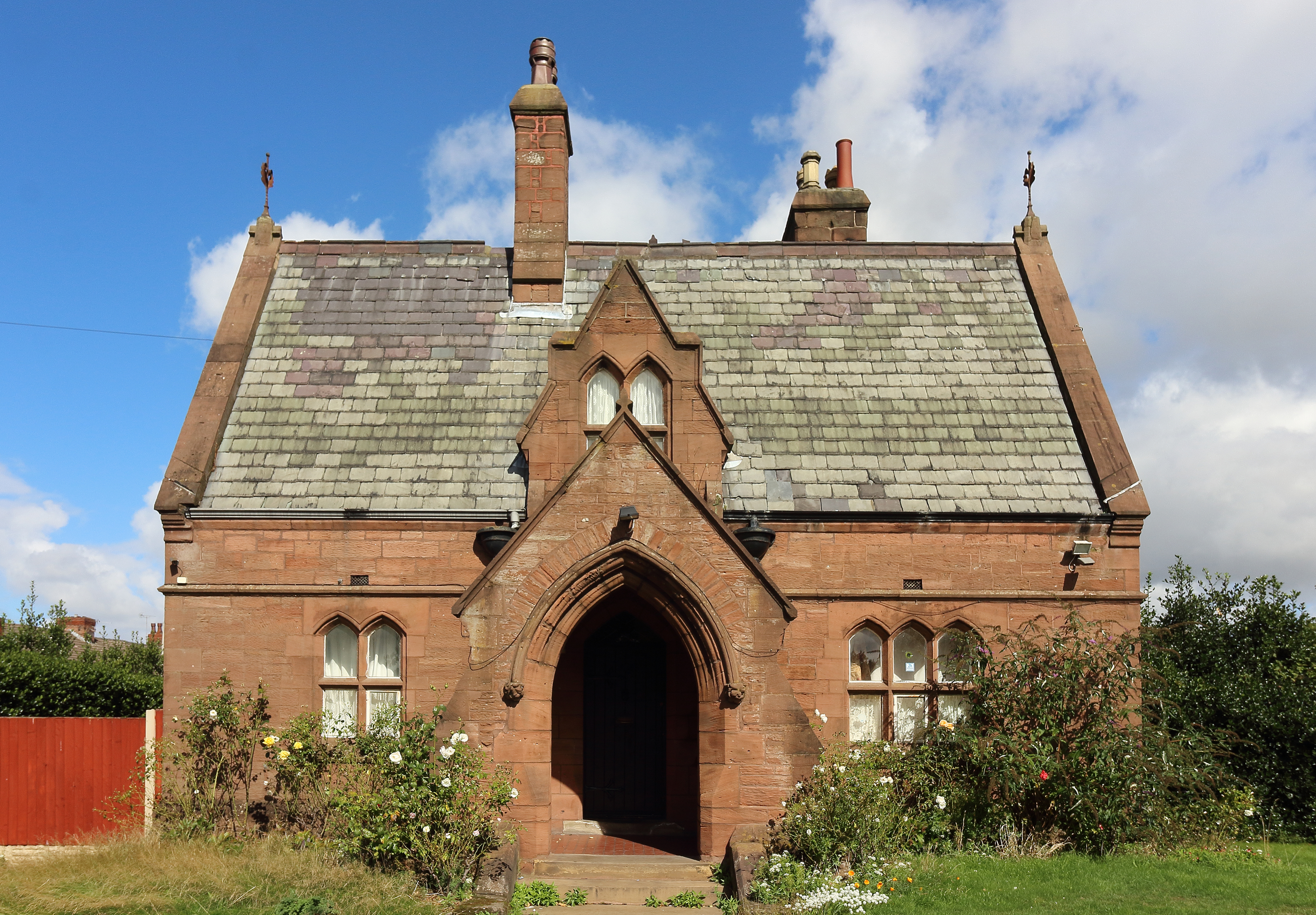 Lodge at Walton Lane entrance to Anfield Cemetery