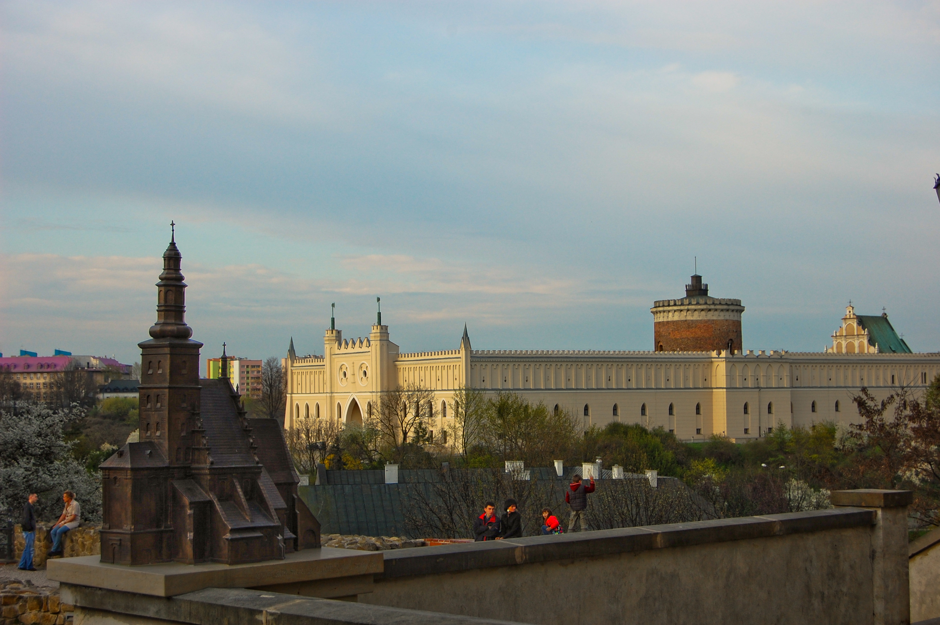 Lublin, Plac Po Farze, widok na Zamek, 04-2009