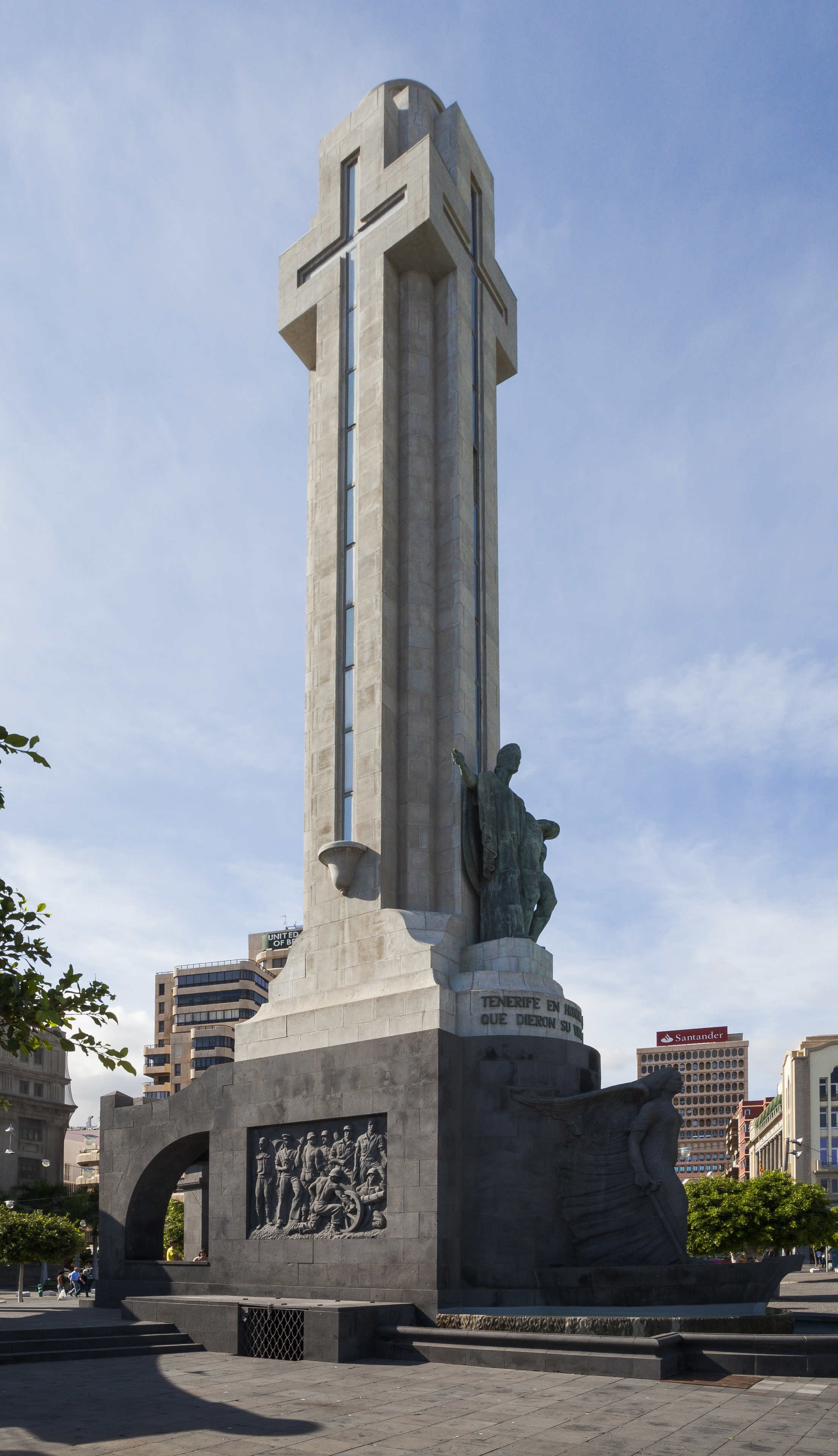 Monumento a los Caídos, Santa Cruz de Tenerife, España, 2012-12-15, DD 01