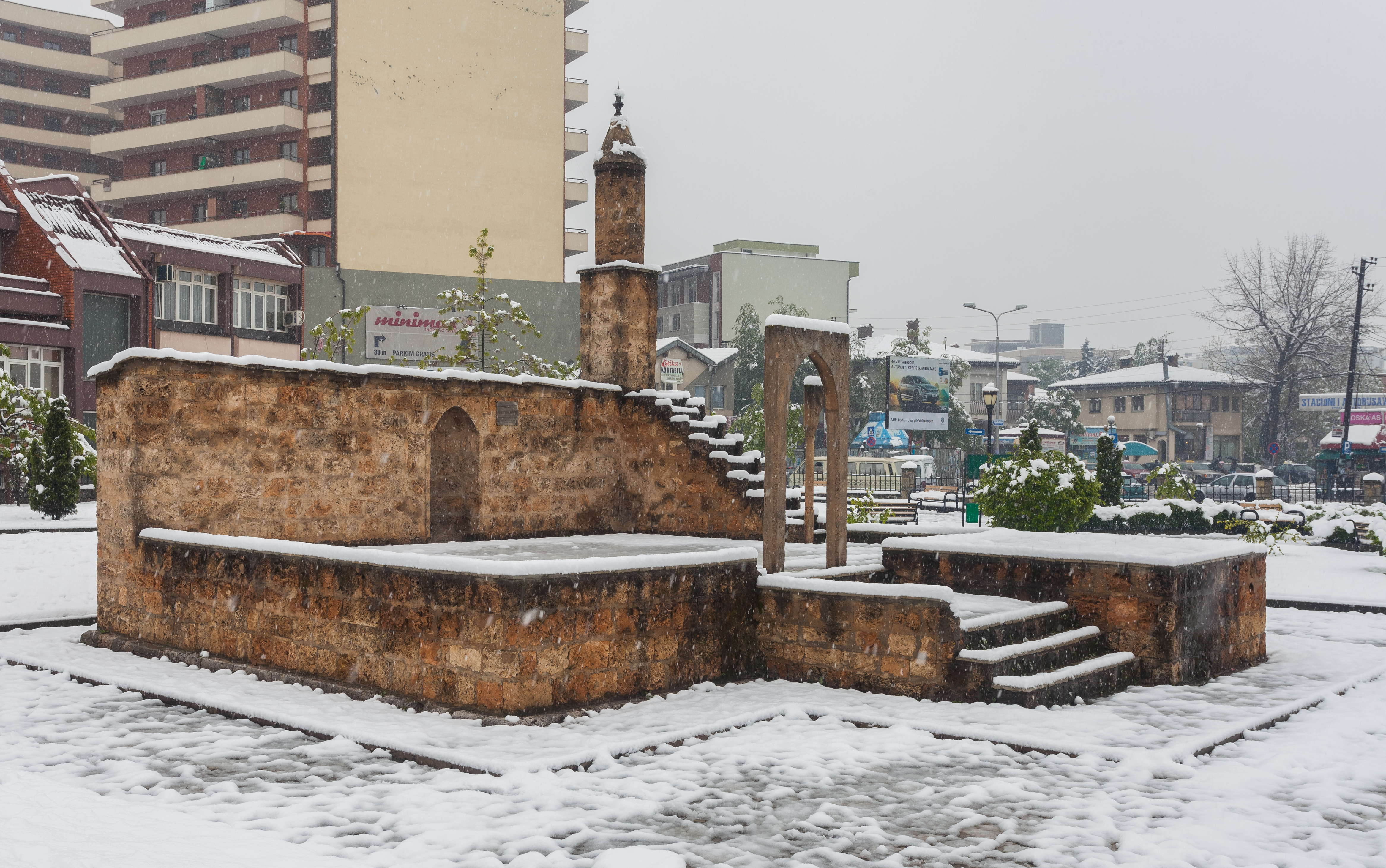 Monumento en Prizren, Kosovo, 2014-04-16, DD 03