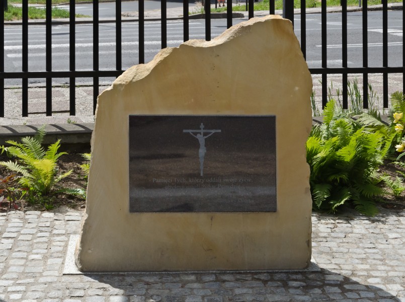 2014 Kłodzko, cmentarz komunalny, pomnik