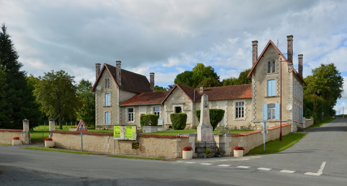 Bouteilles-Saint-Sébastien 24 Mairie&monument 2014