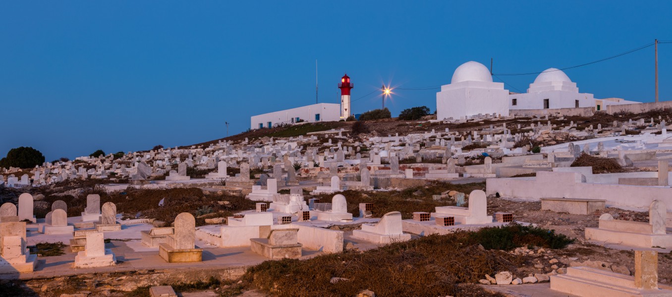 Cementerio marino y faro, Mahdia, Túnez, 2016-09-03, DD 28