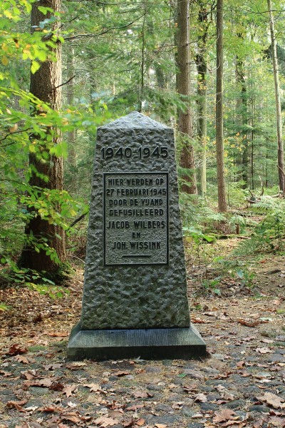 Elfbergen Gaasterland. Oorlogsmonument 02