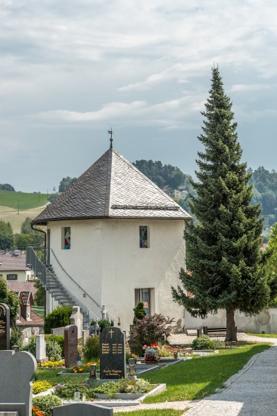 Feldkirchen Kirchgasse Friedhof ehem. Wehrturm Urnenhalle 02082018 6114
