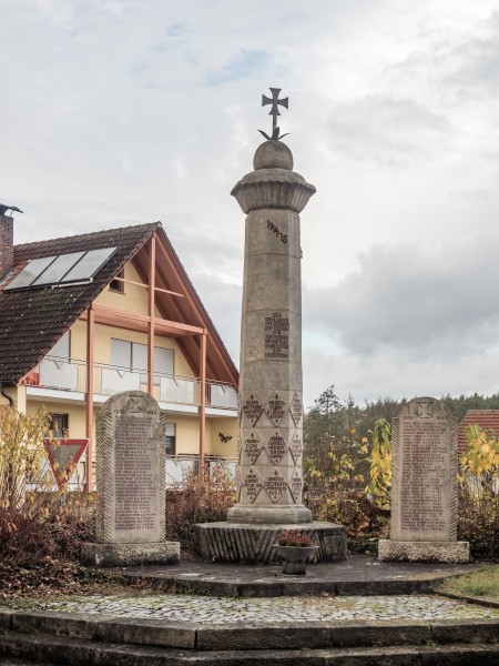 Gerach-Kriegerdenkmal-060040